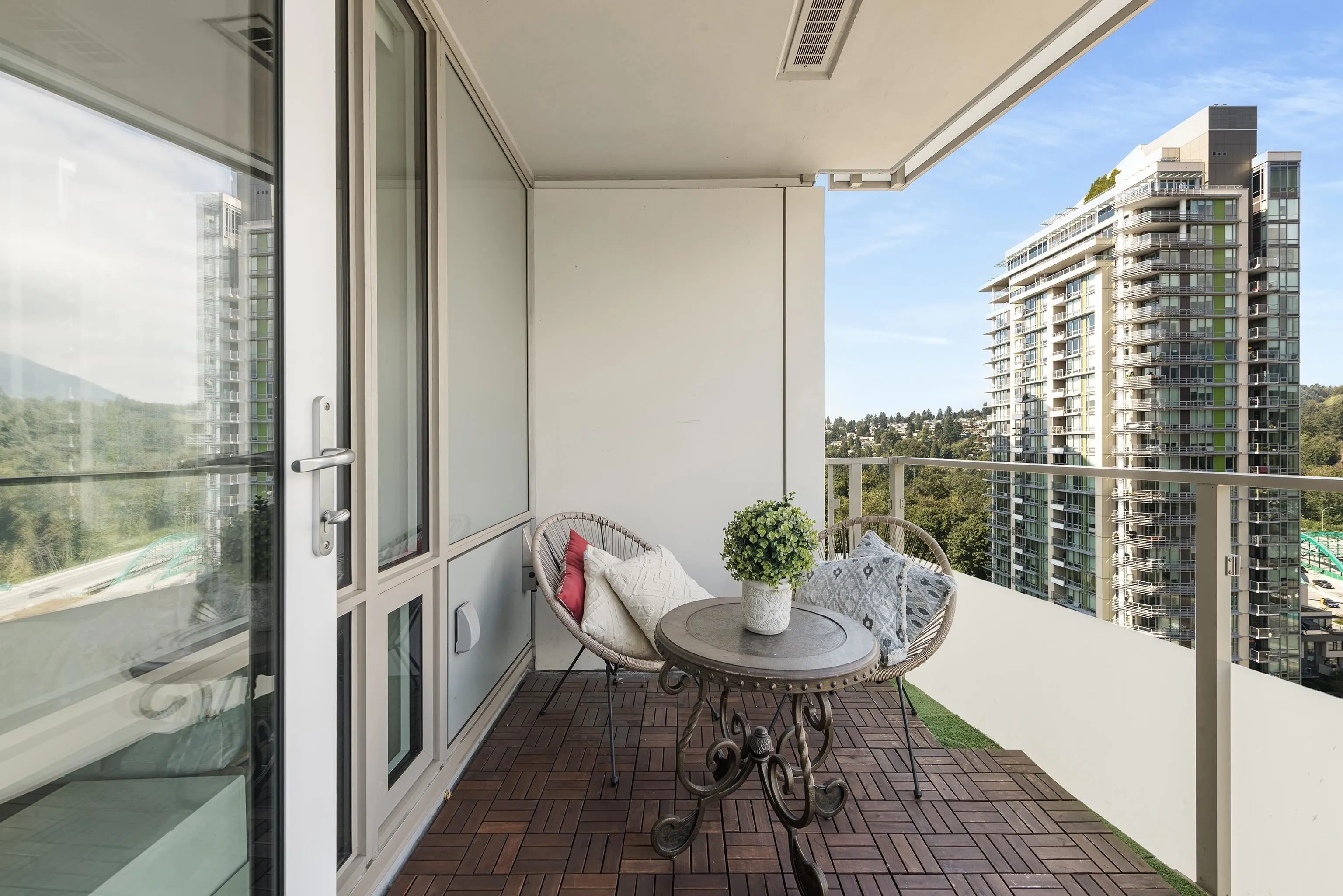 1909 1550 Fern Street