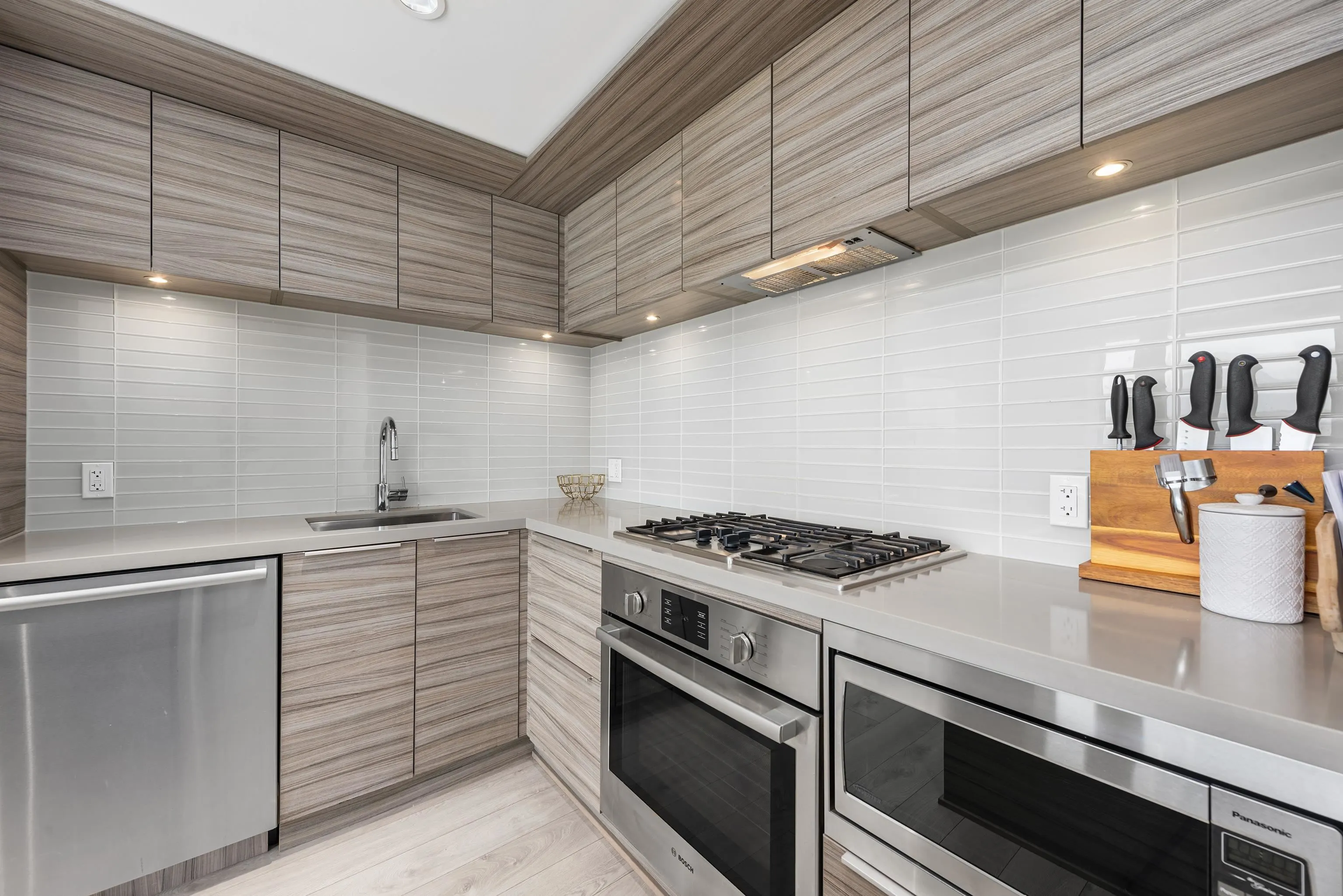 1909 1550 Fern Street
