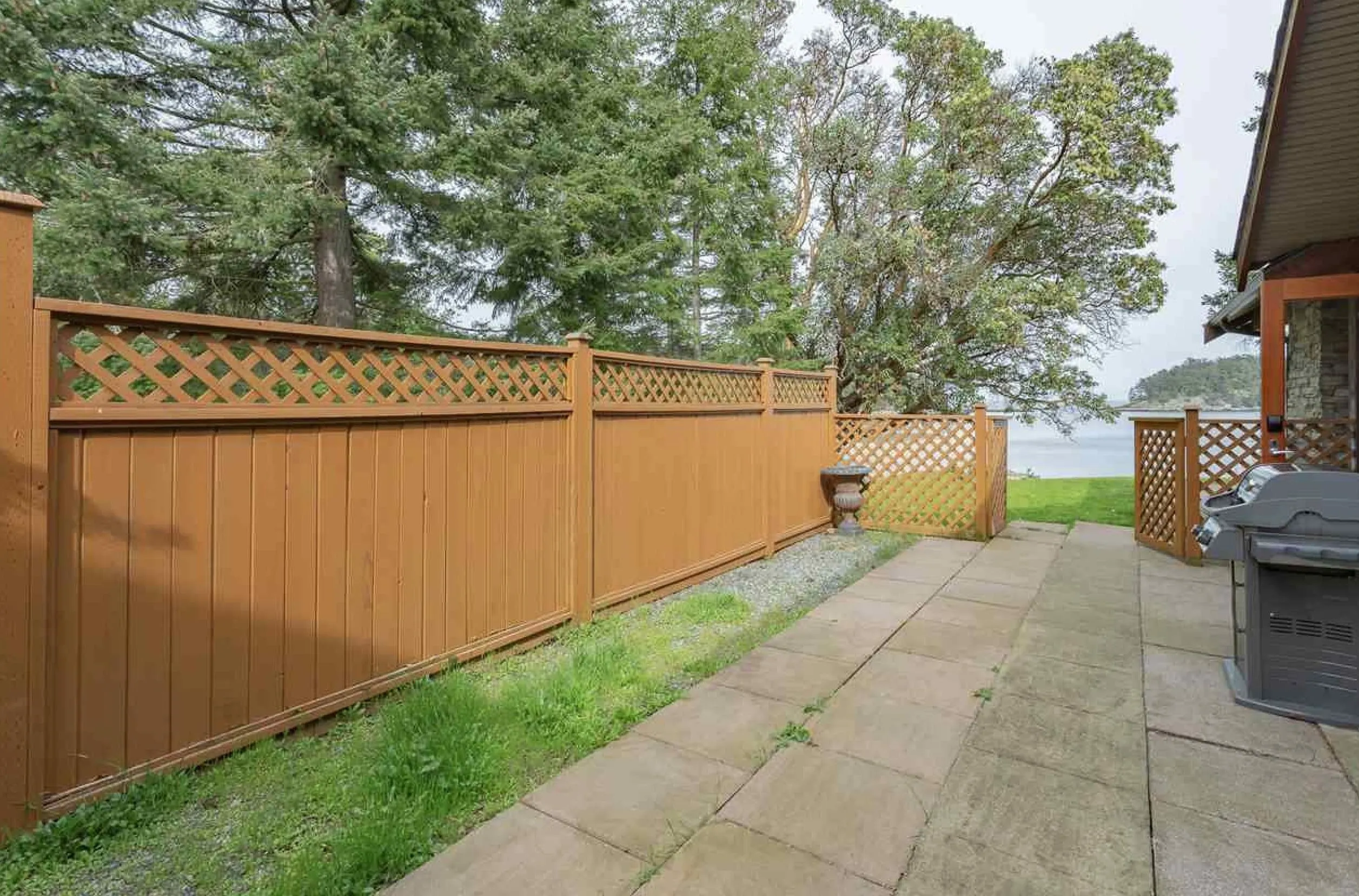 105A 494 Arbutus Drive