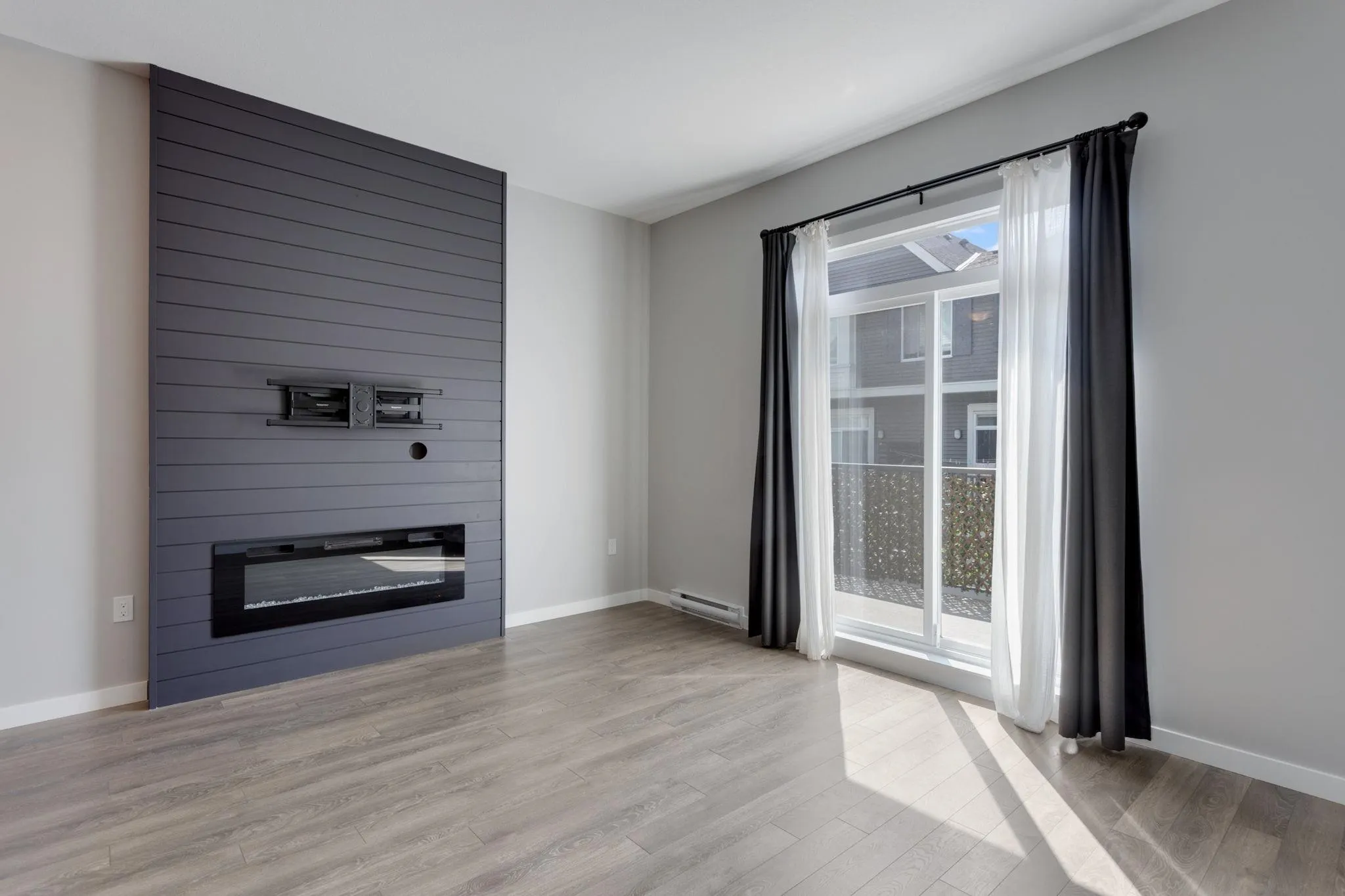 147 15778 85 Avenue