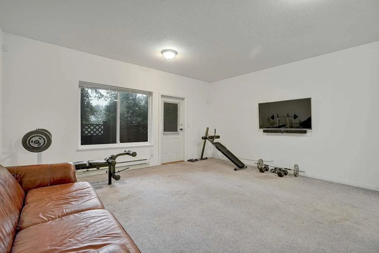 144 Shoreline Circle