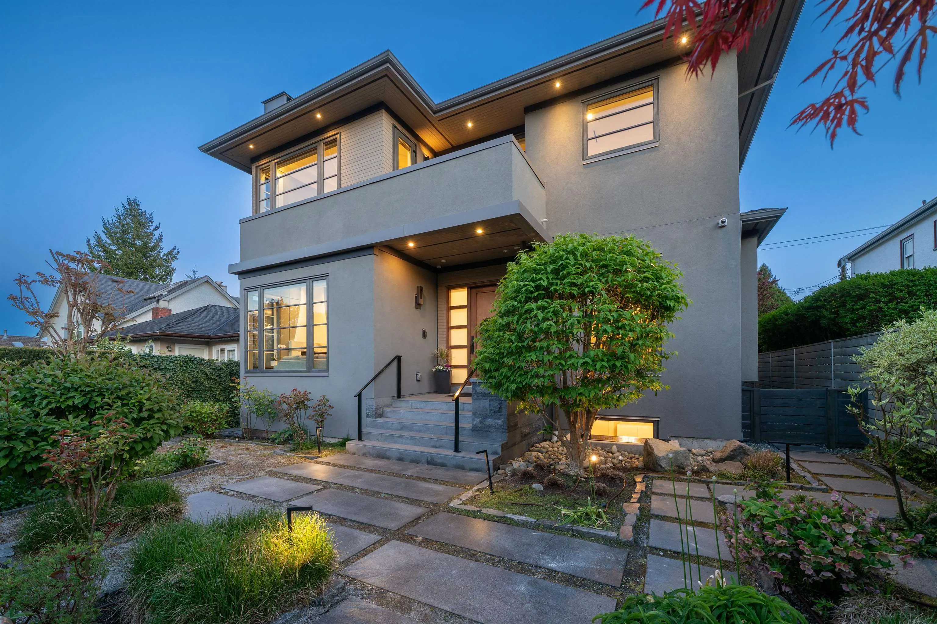 2820 W 32nd Avenue