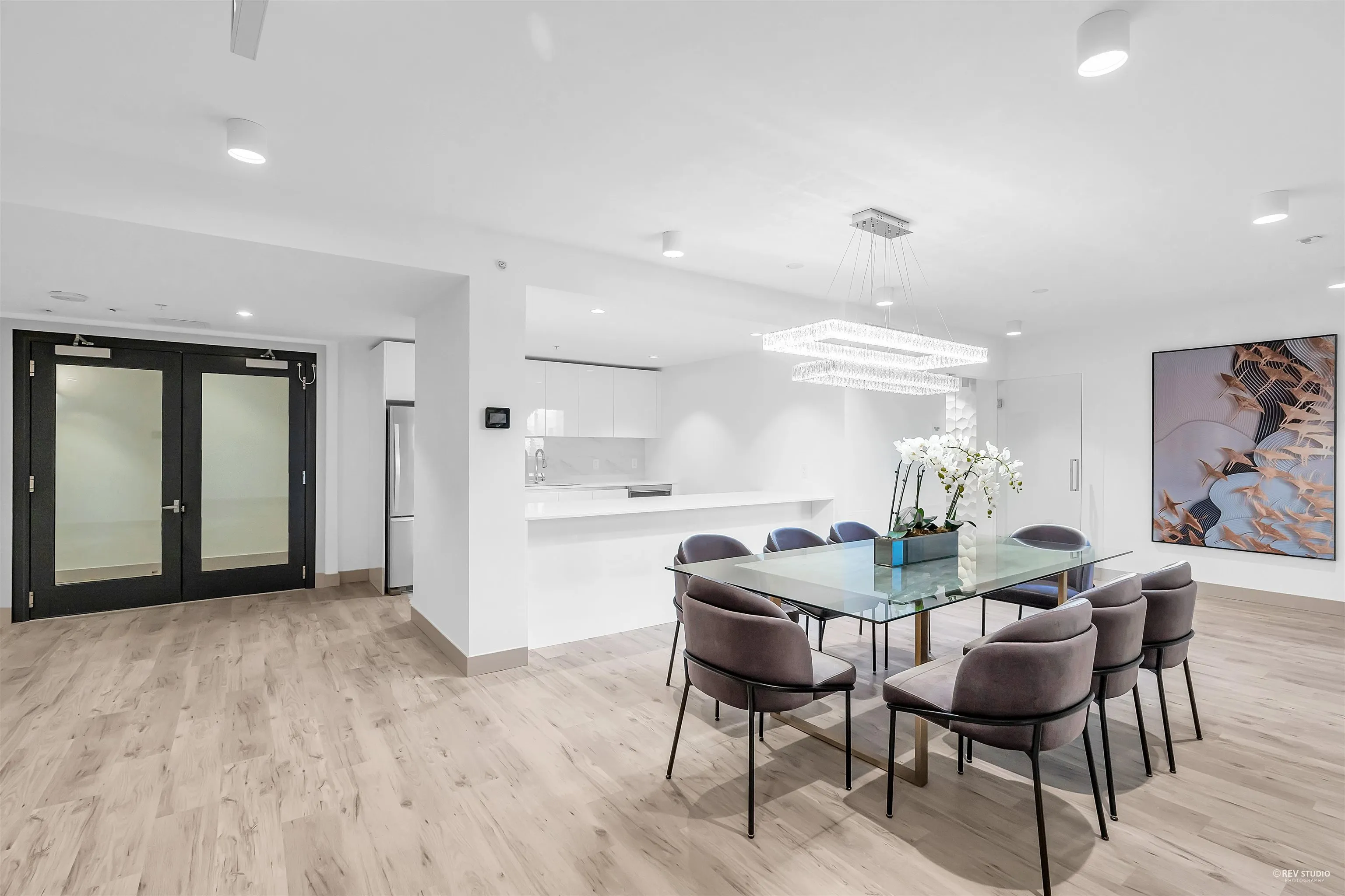 703 5766 Gilbert Road