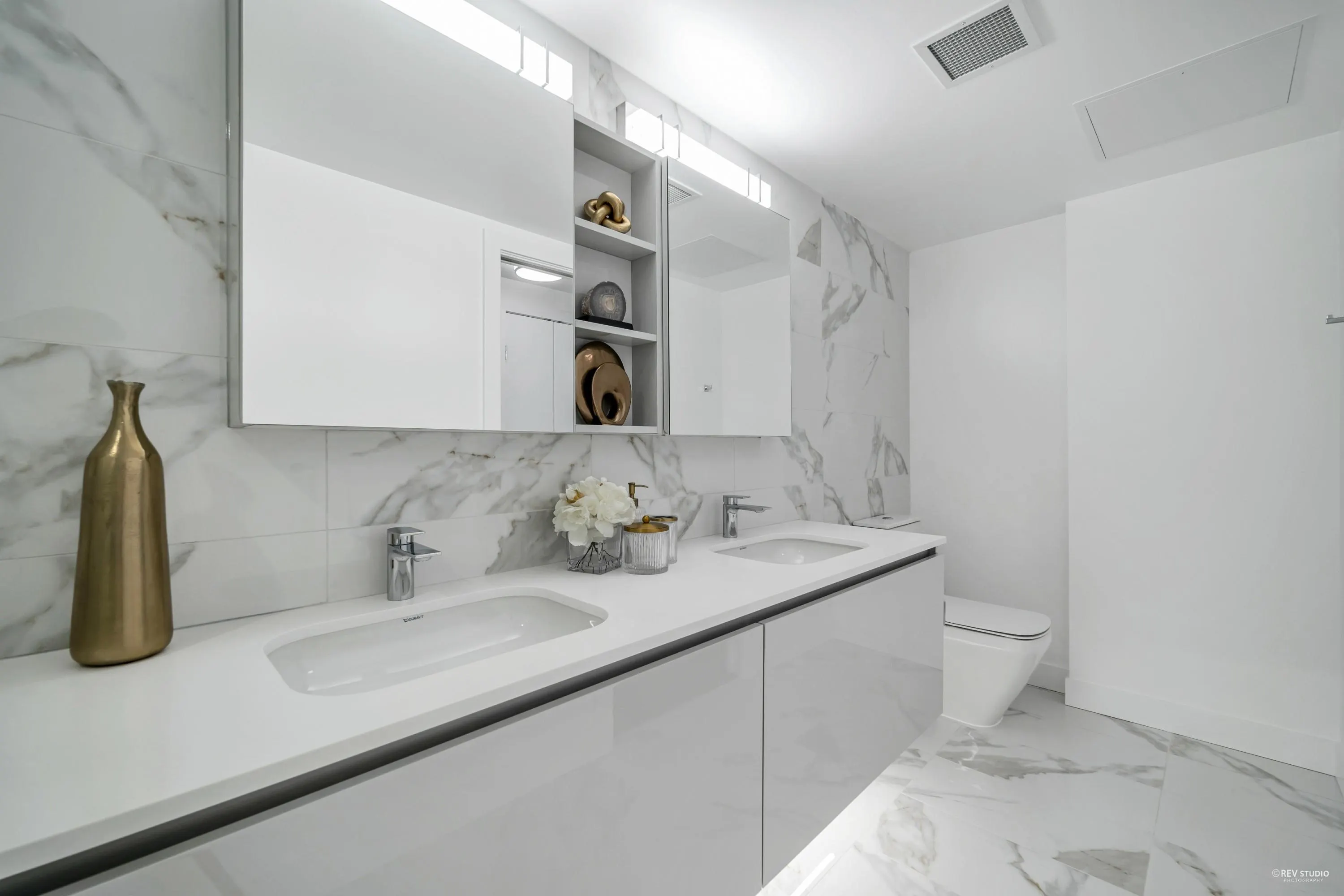 703 5766 Gilbert Road