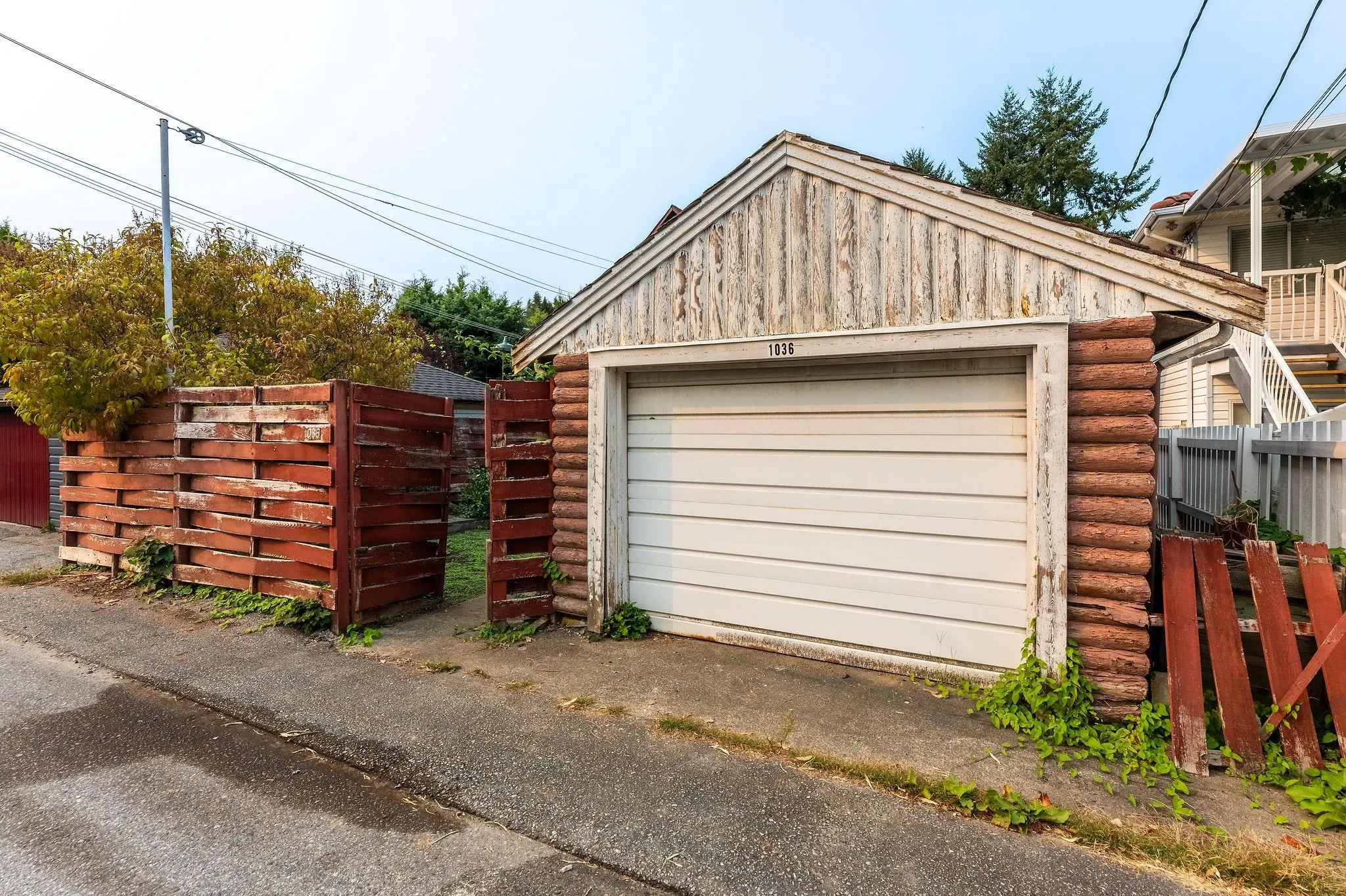 1036 E 10th Avenue