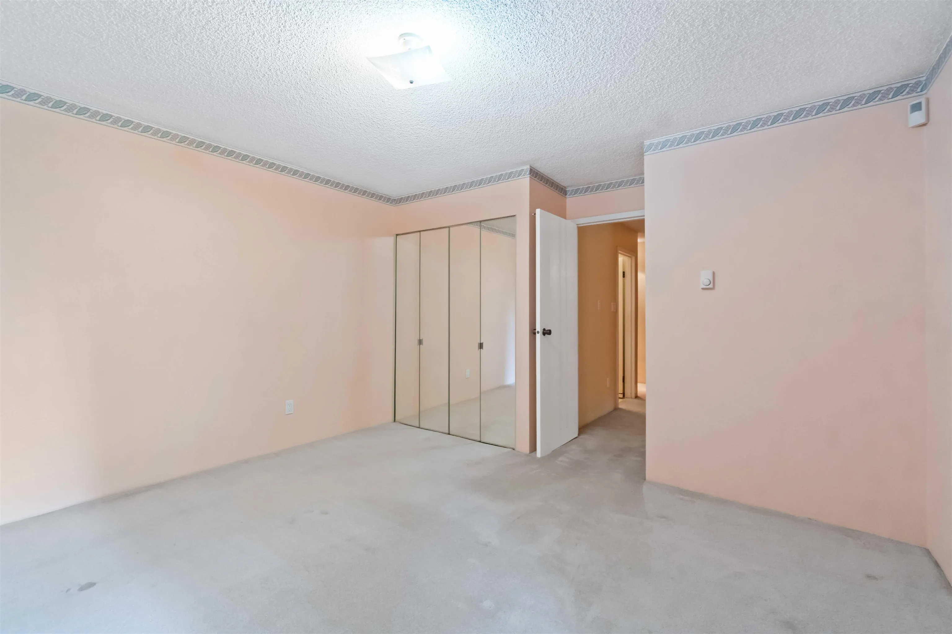 102 1352 W 10th Avenue