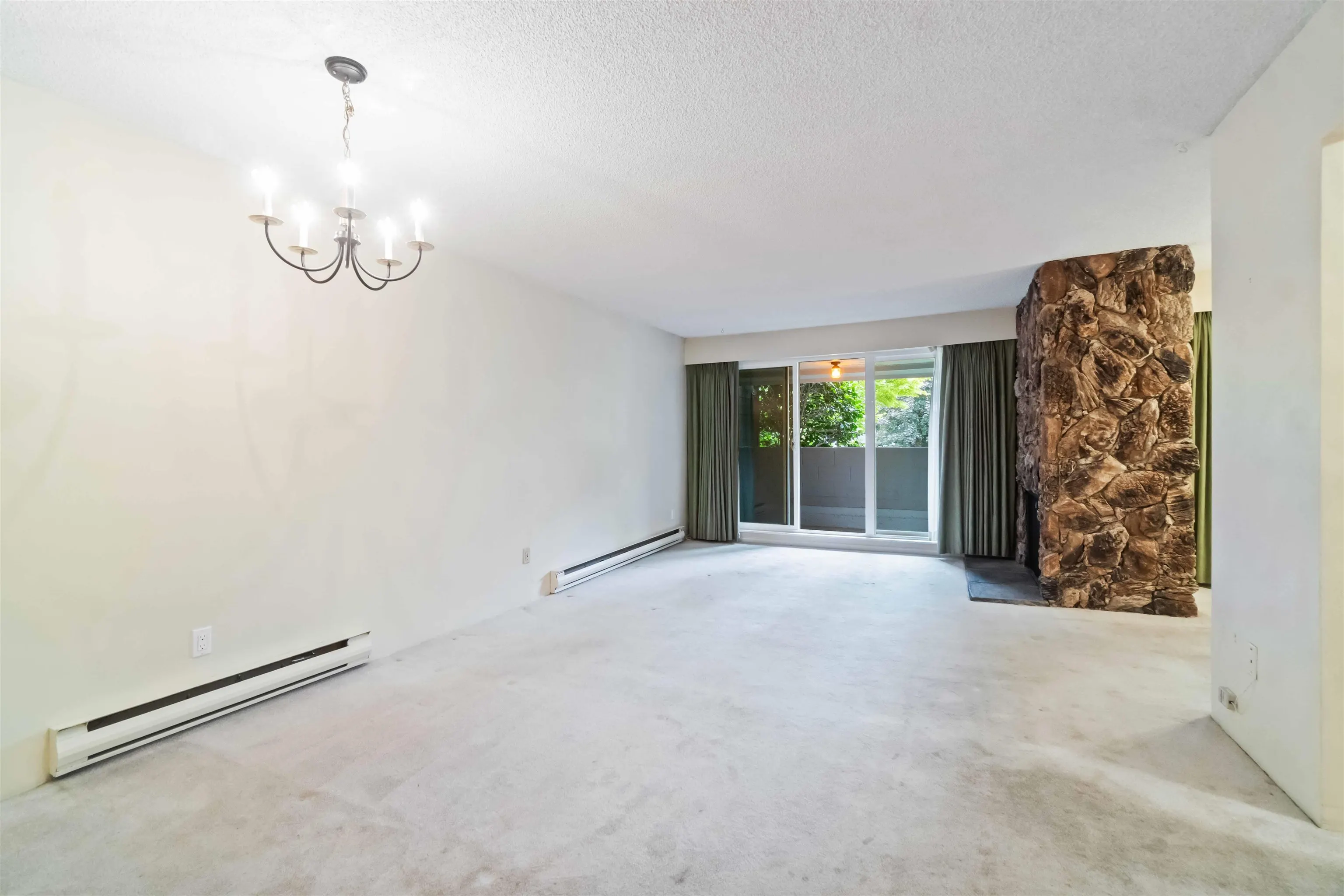 102 1352 W 10th Avenue