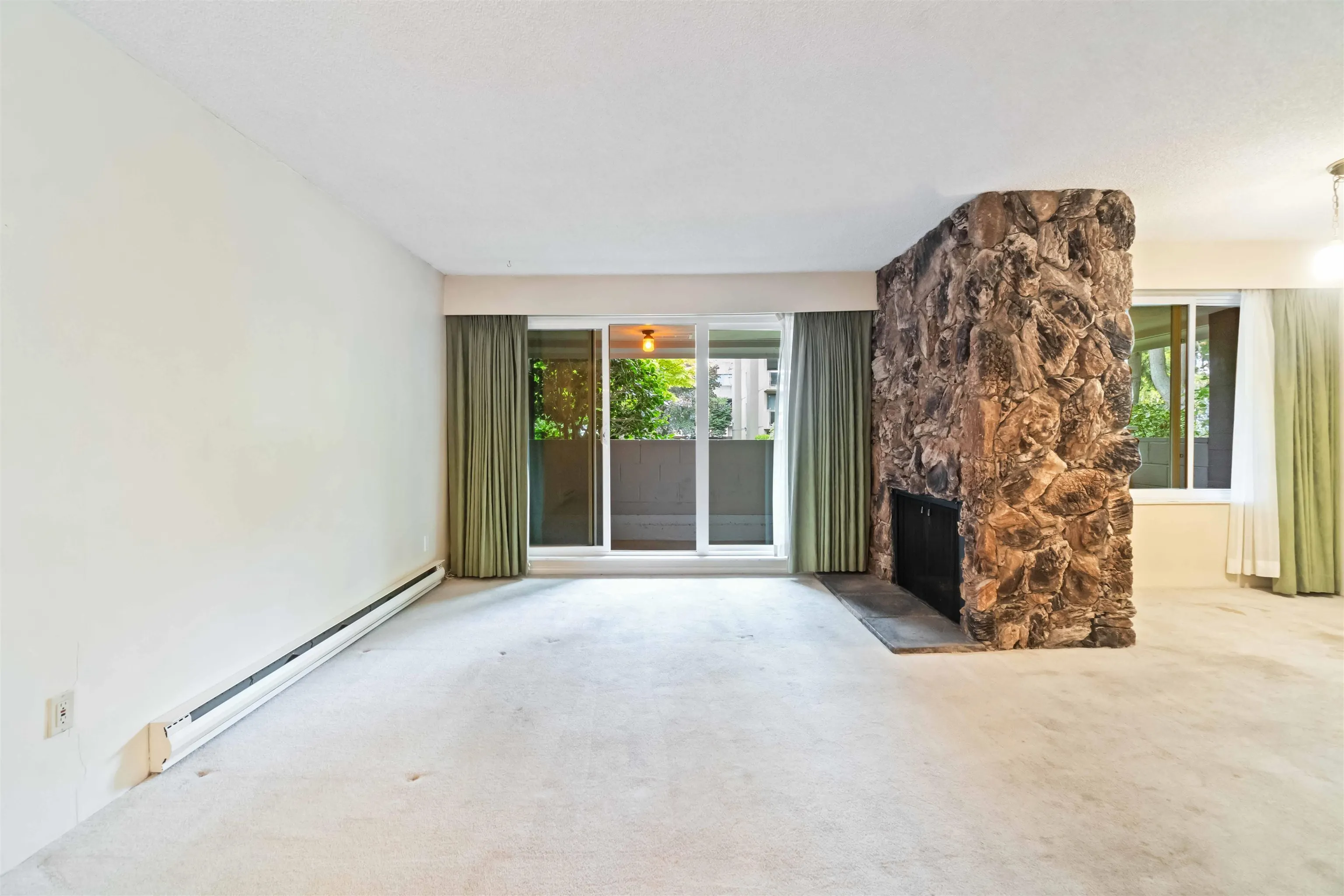 102 1352 W 10th Avenue