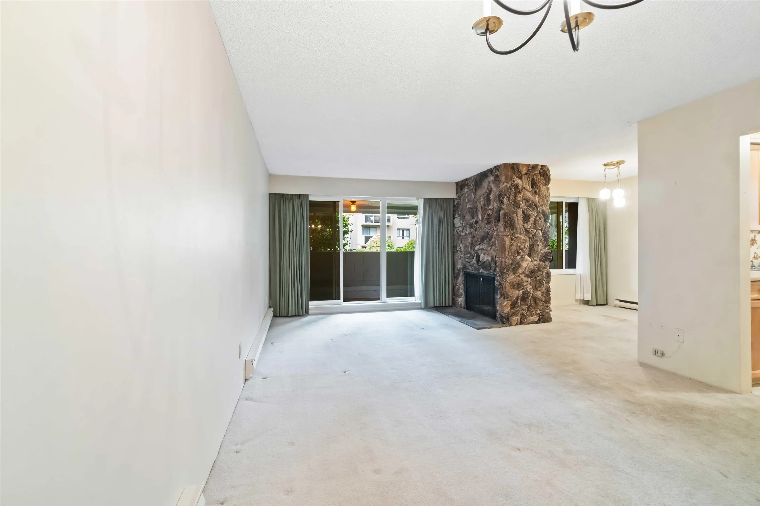 102 1352 W 10th Avenue