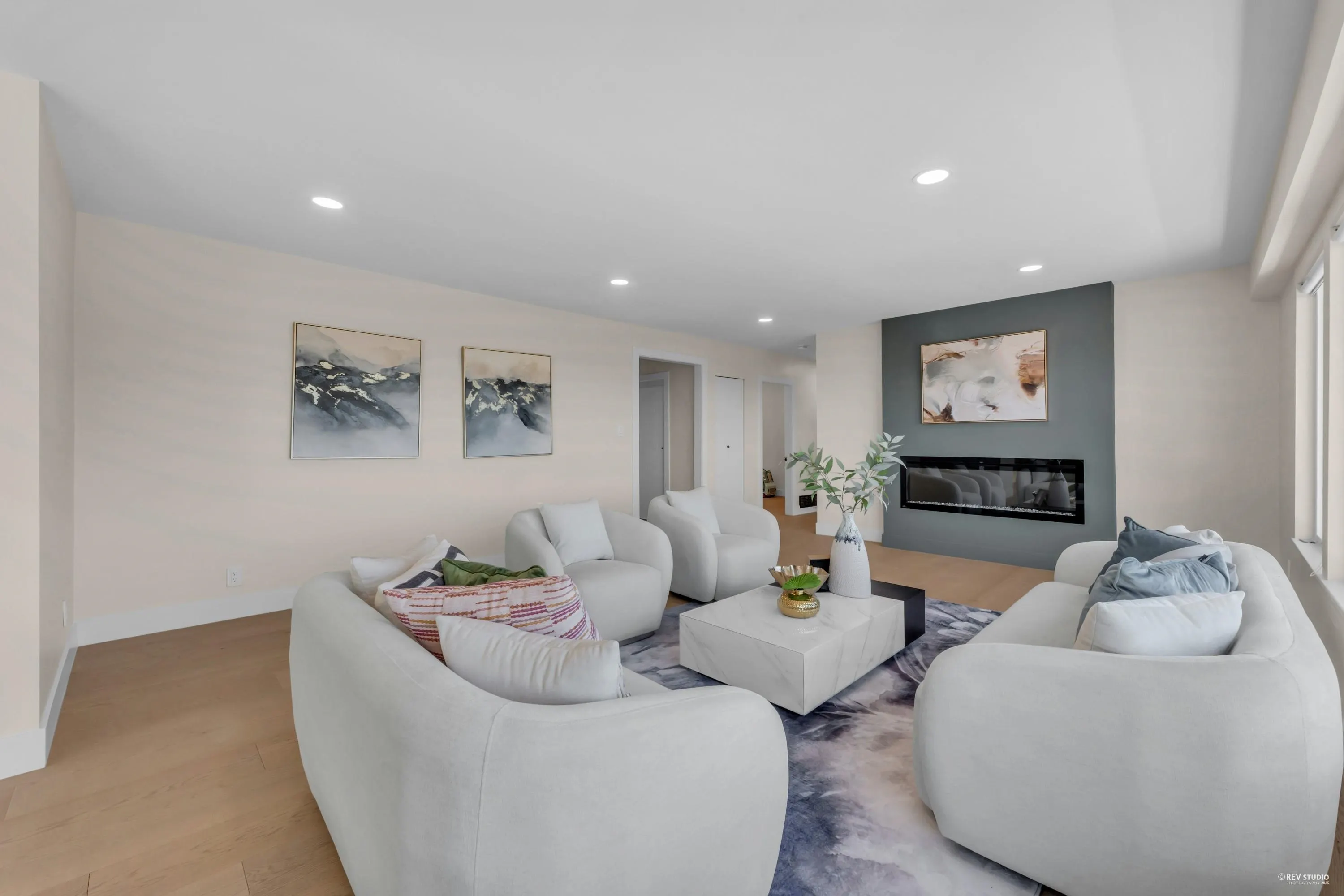 818 Younette Drive