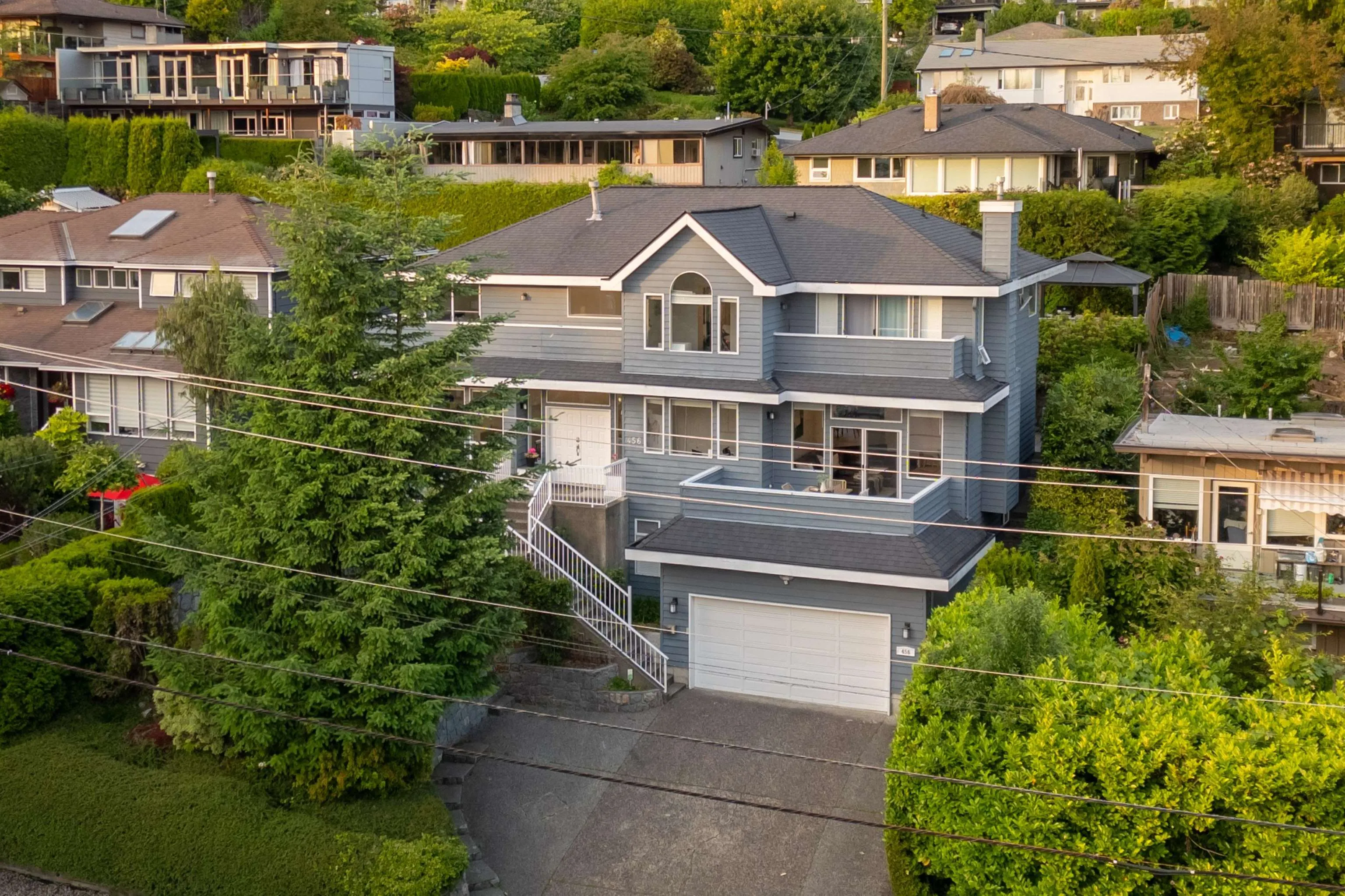 456 Montroyal Boulevard