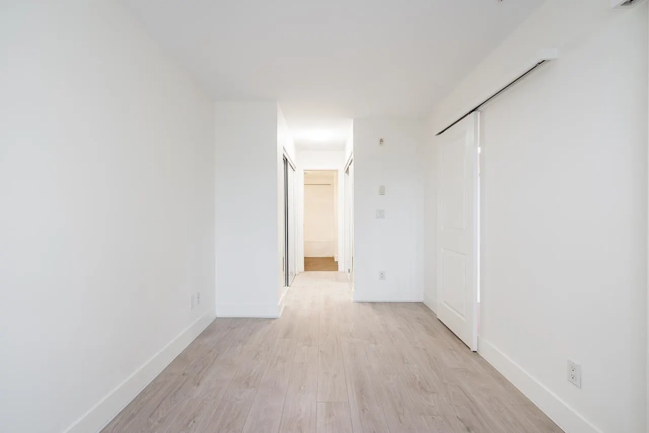 303 3423 E Hastings Street