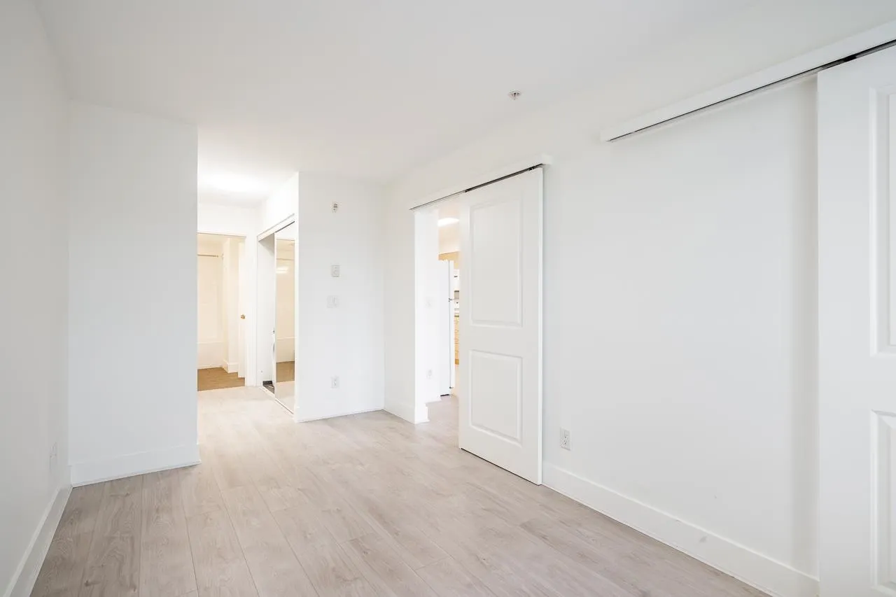 303 3423 E Hastings Street