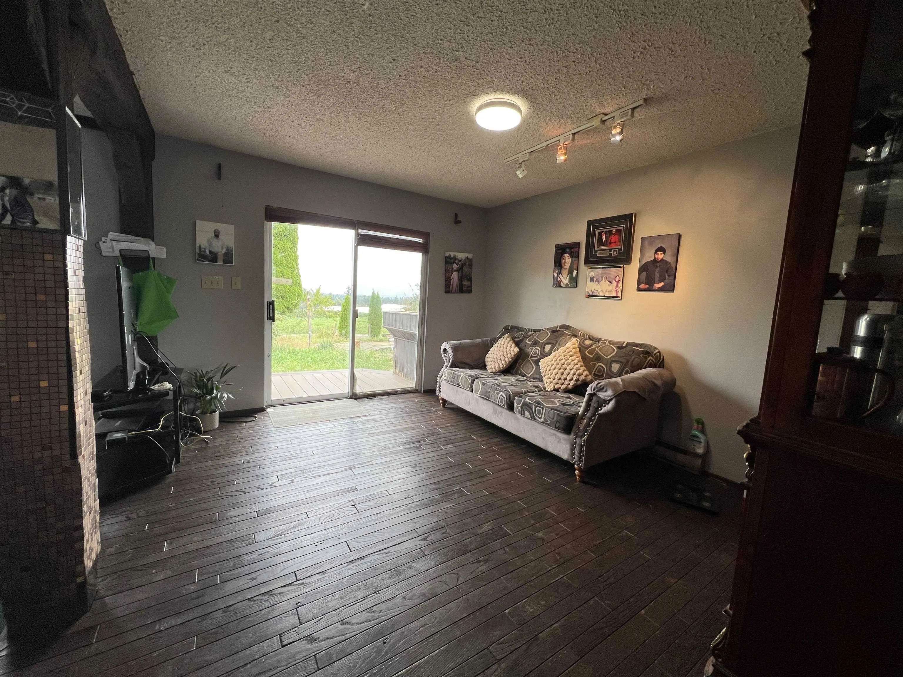 6863 Bradner Road