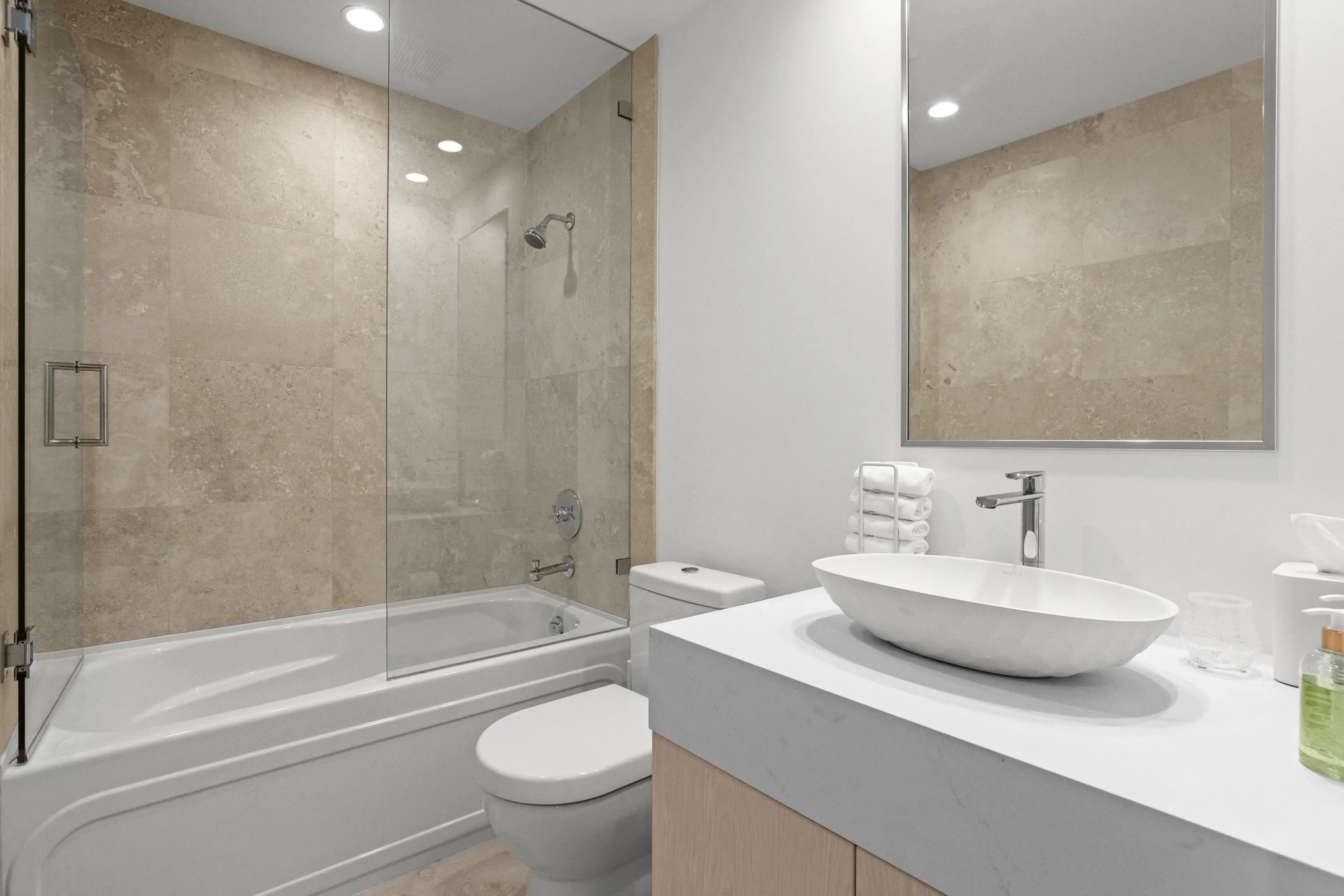 701 628 Kinghorne Mews