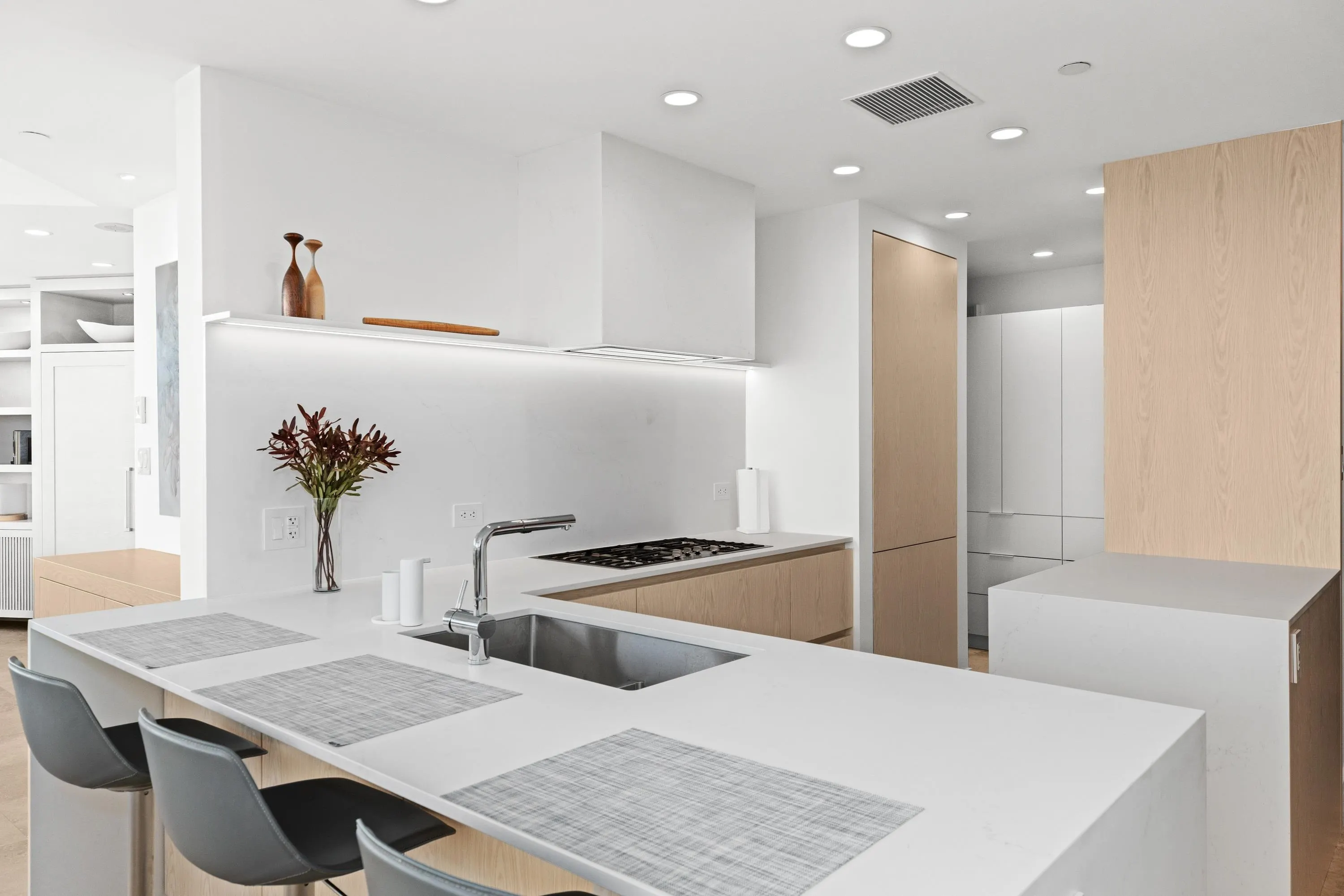 701 628 Kinghorne Mews