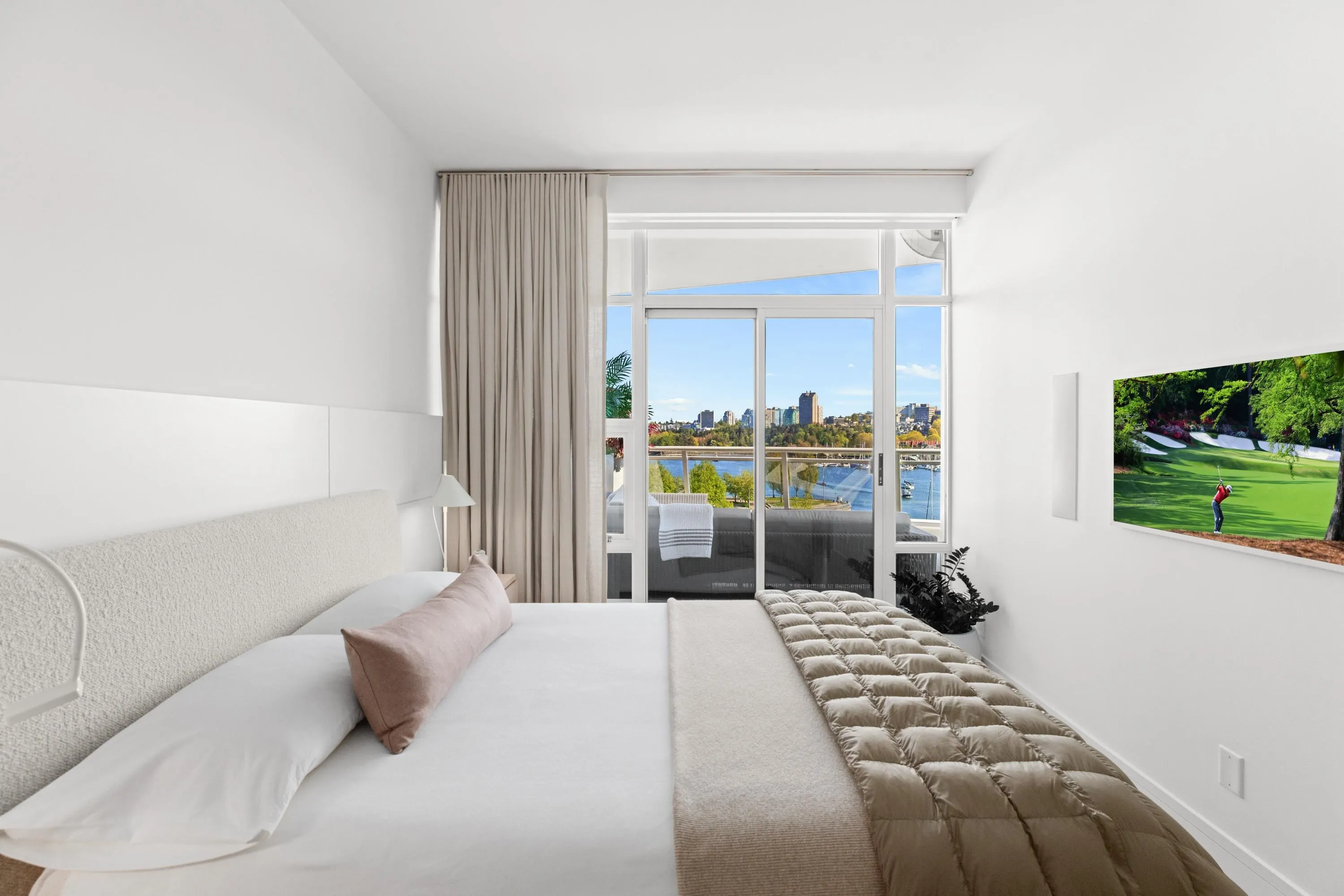 701 628 Kinghorne Mews
