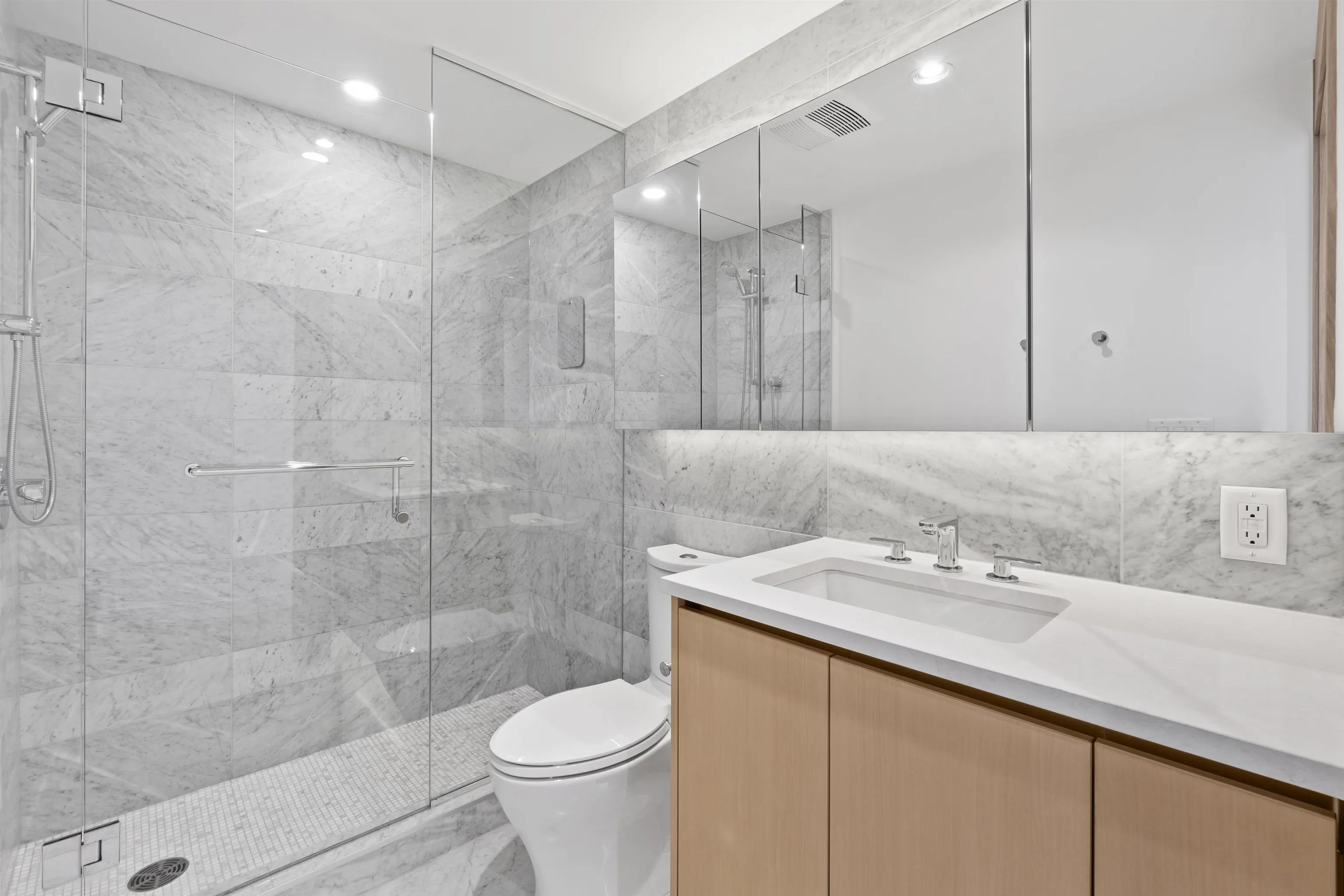 684 87 Nelson Street