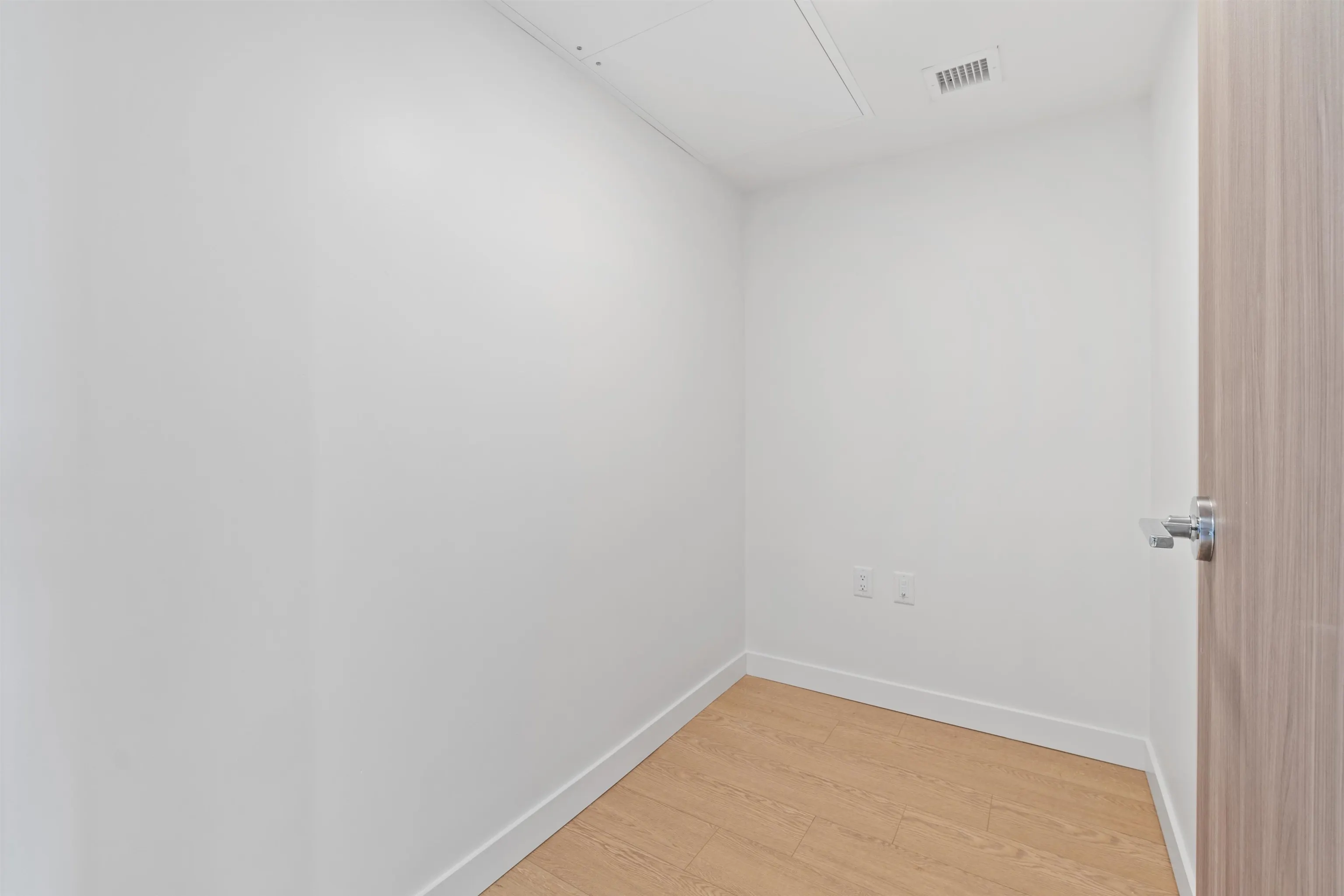 684 87 Nelson Street