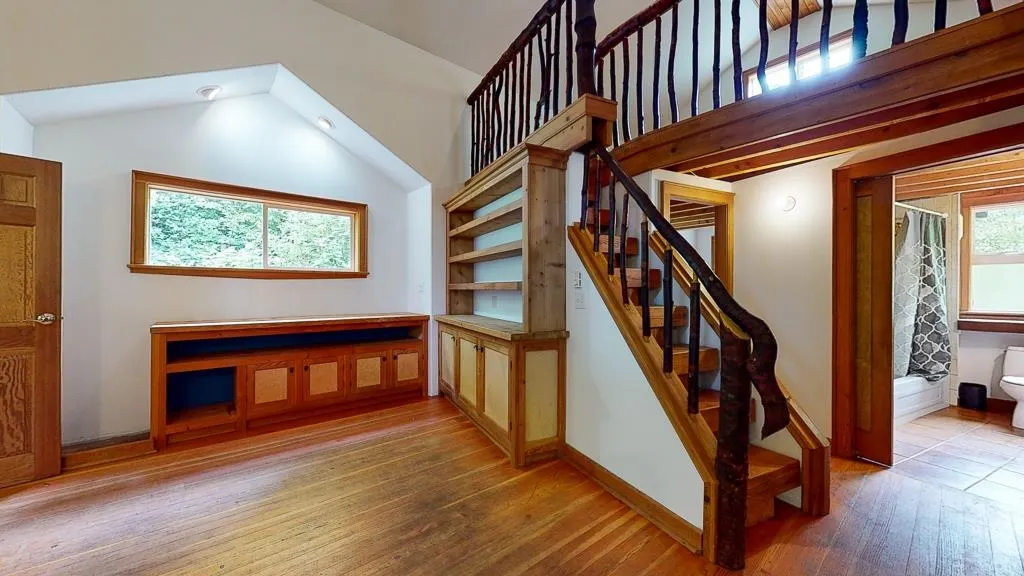 722 West Bay Road