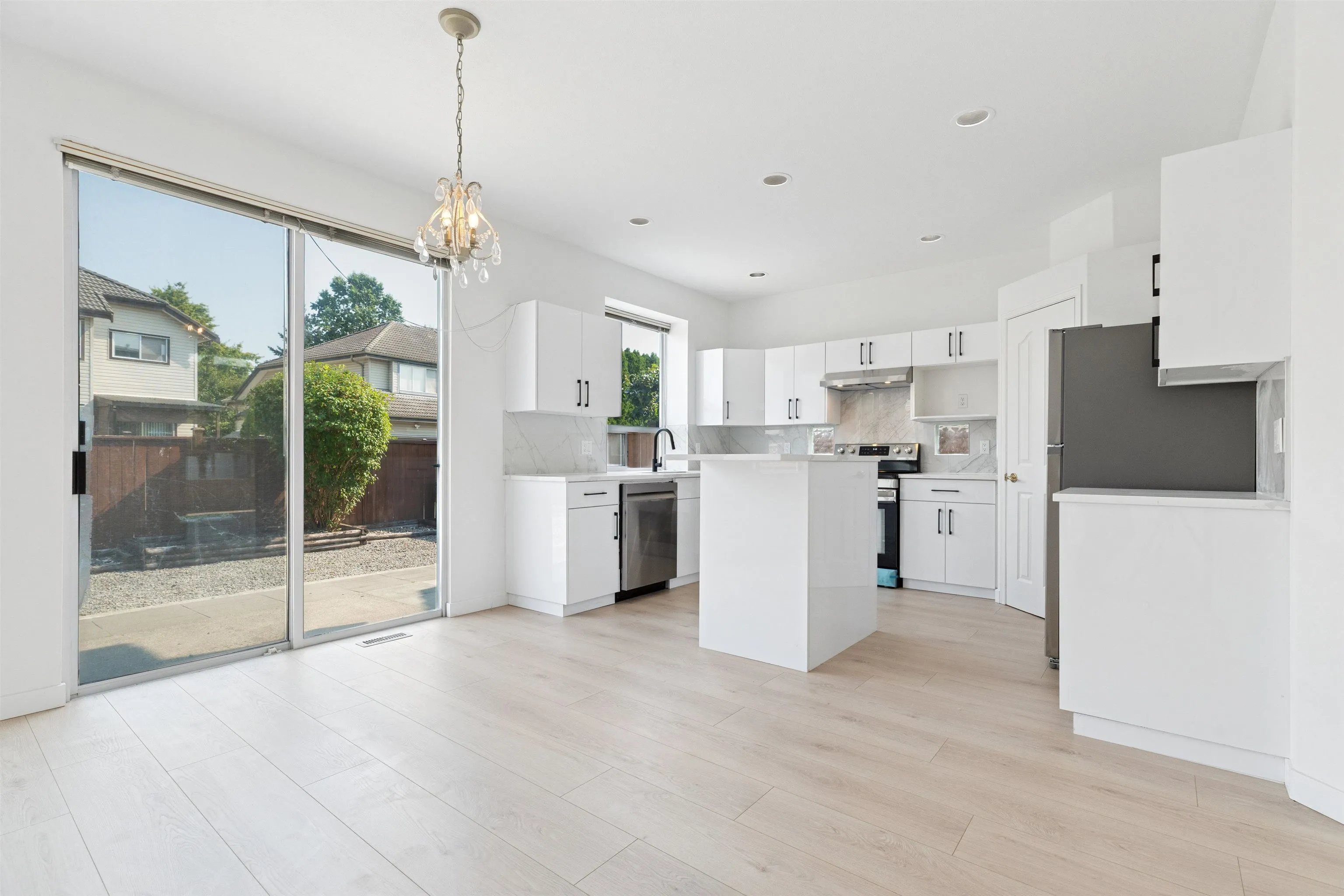 1239 Thames Close