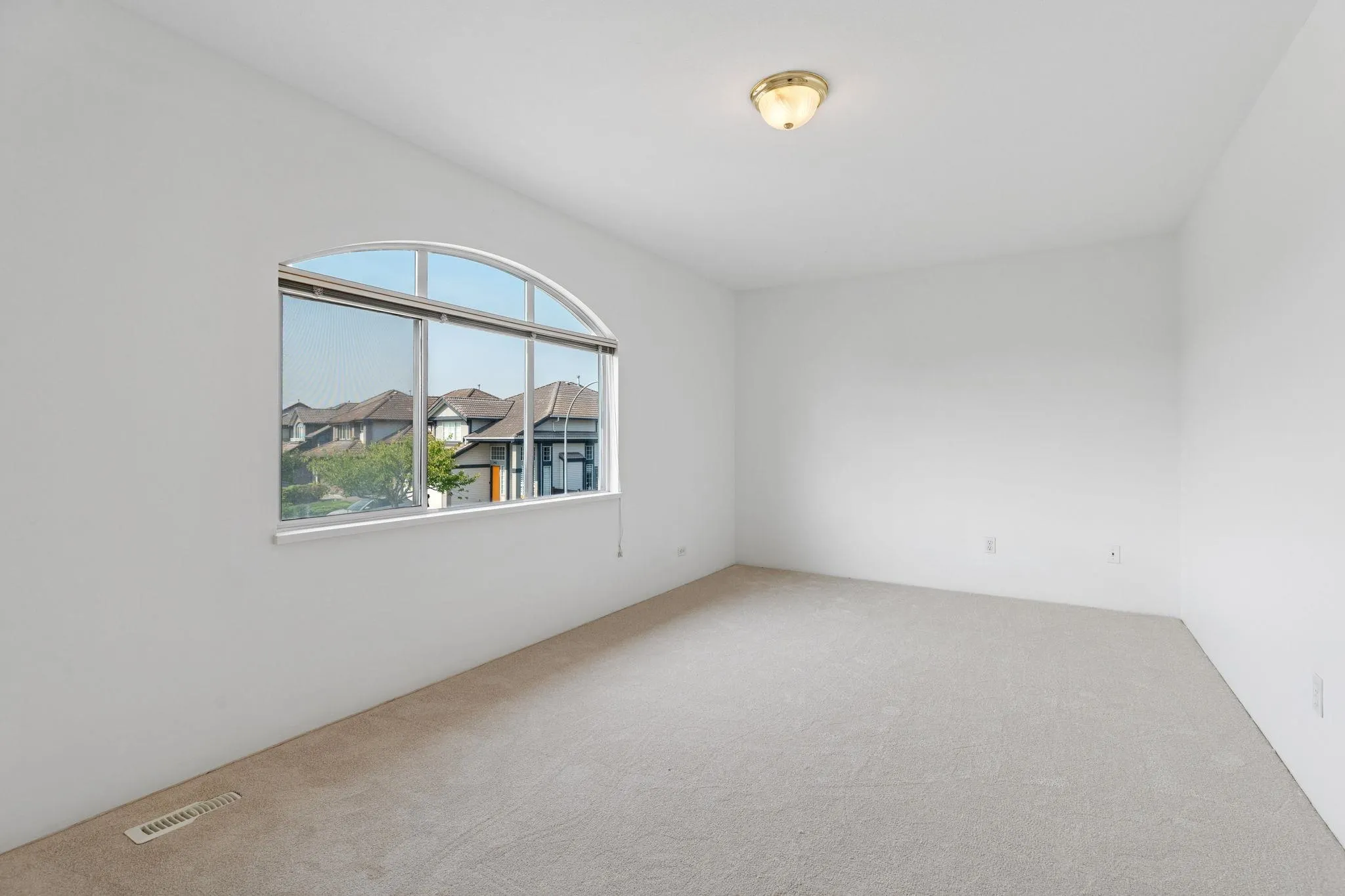 1239 Thames Close