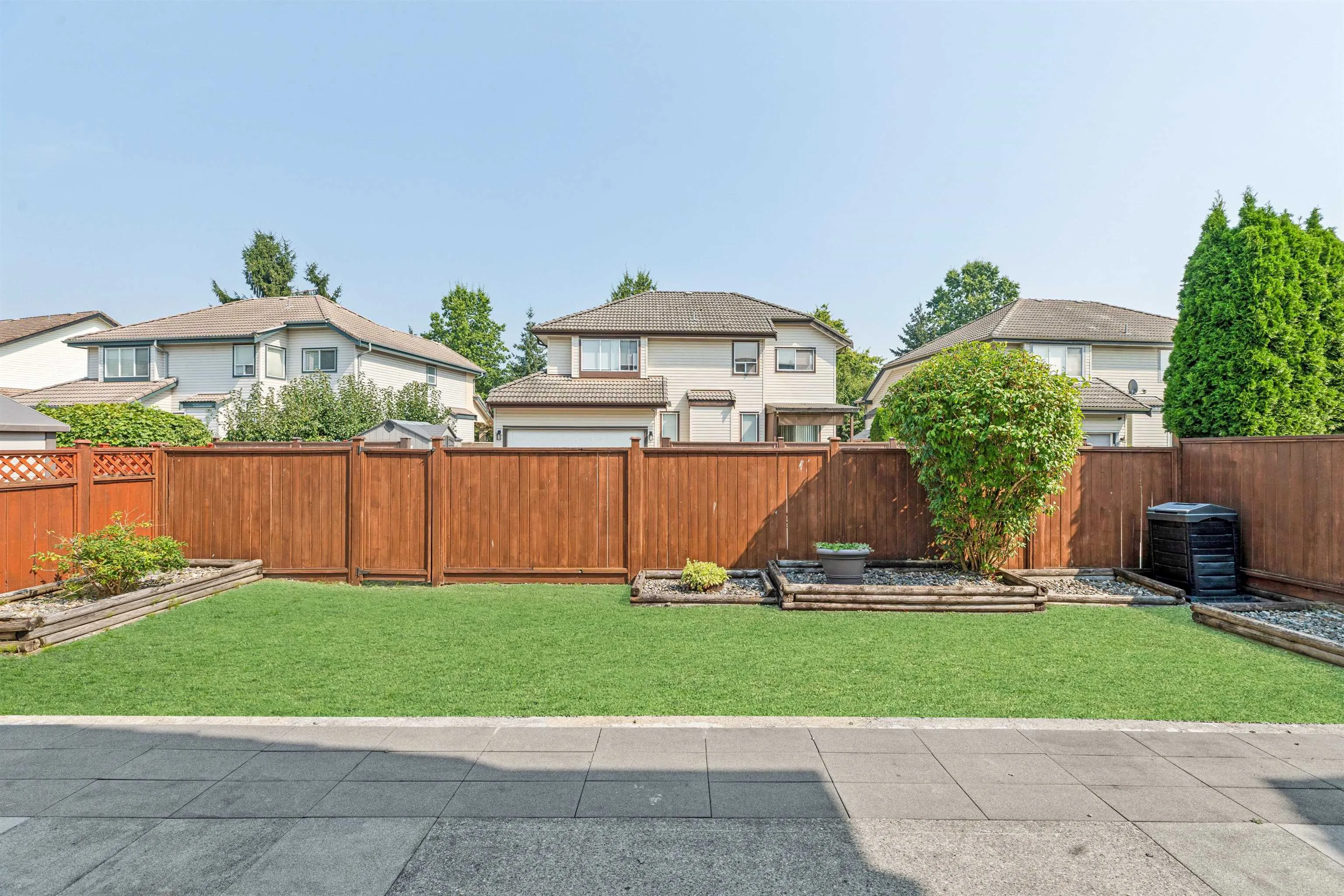 1239 Thames Close