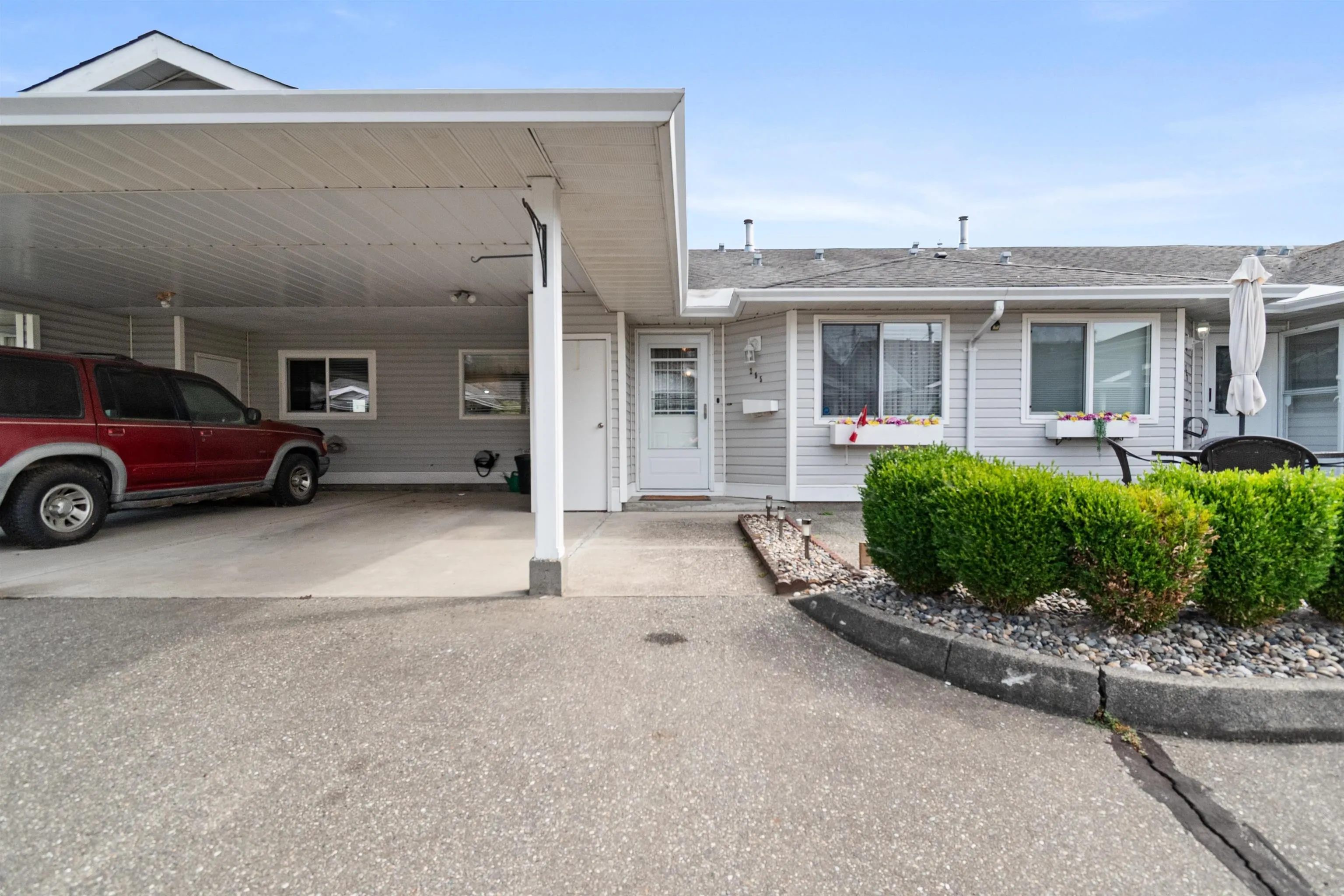 255 7610 Evans Road