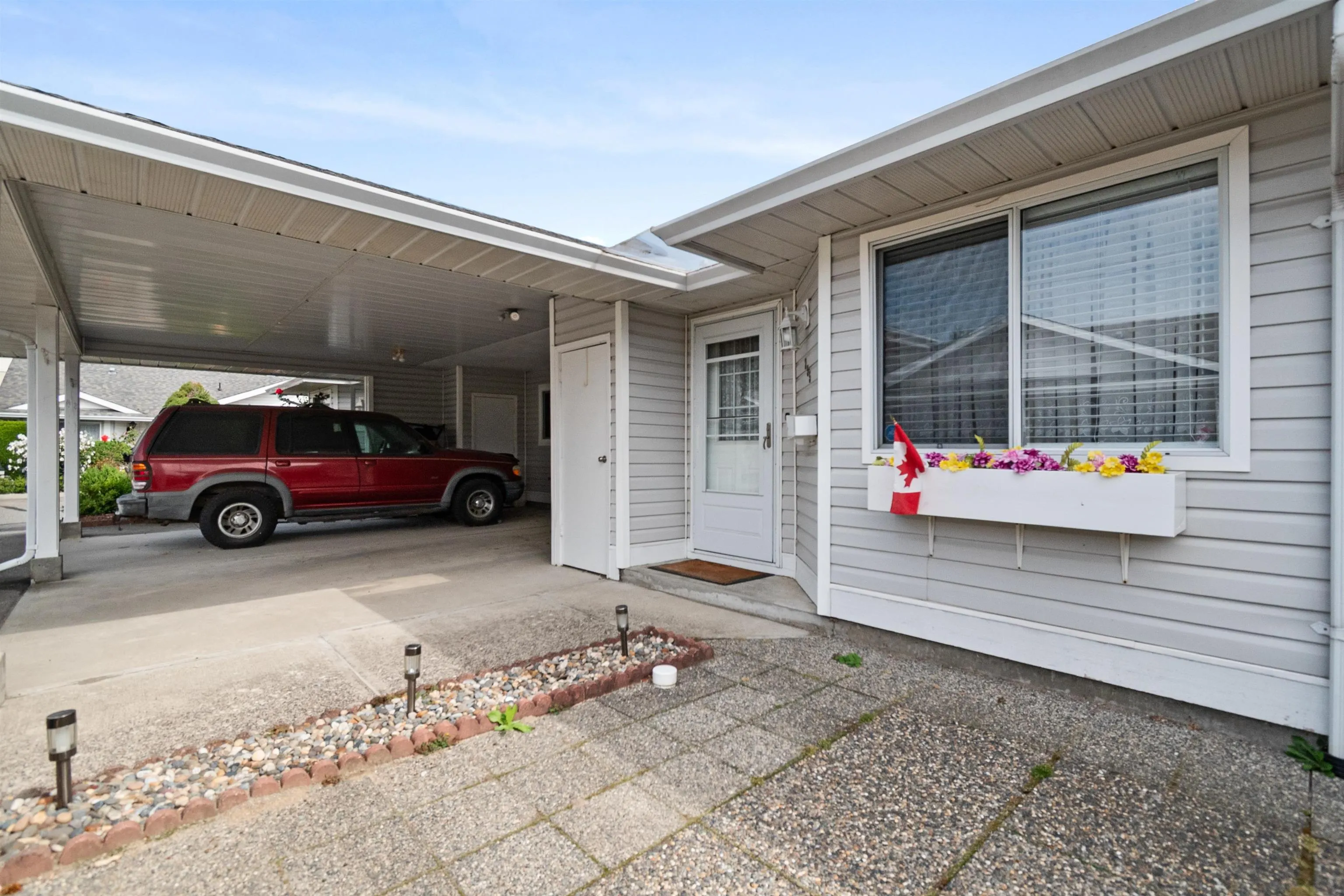 255 7610 Evans Road