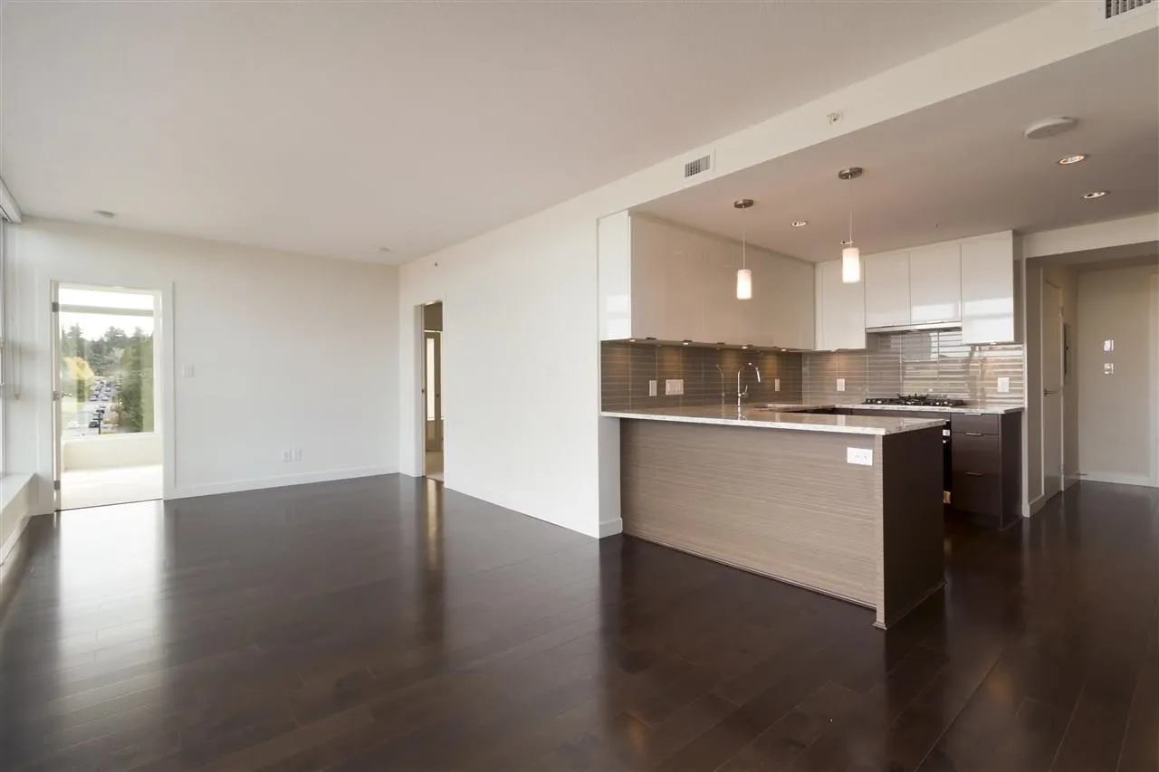 502 4083 Cambie Street