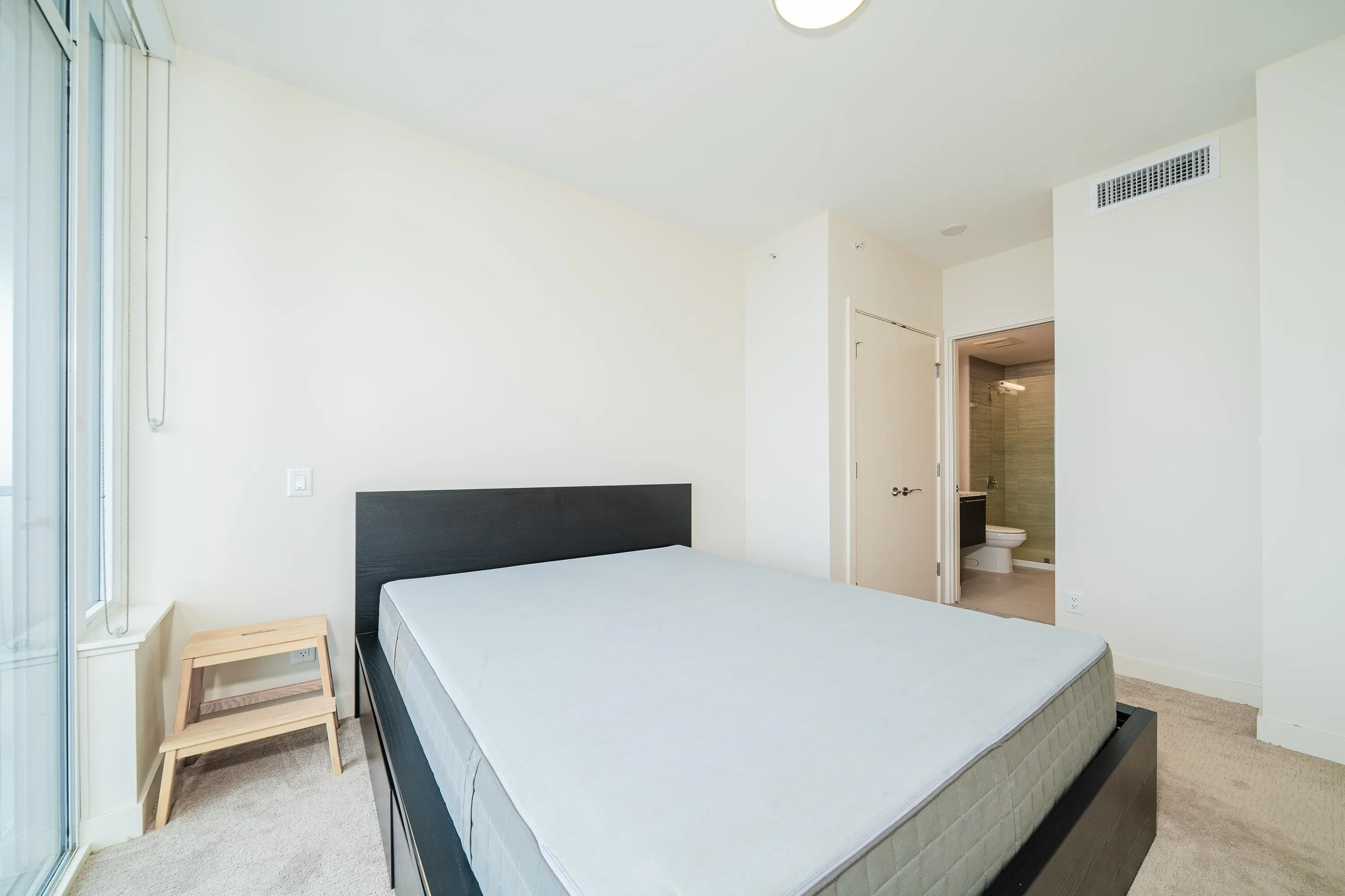 3703 6383 Mckay Avenue