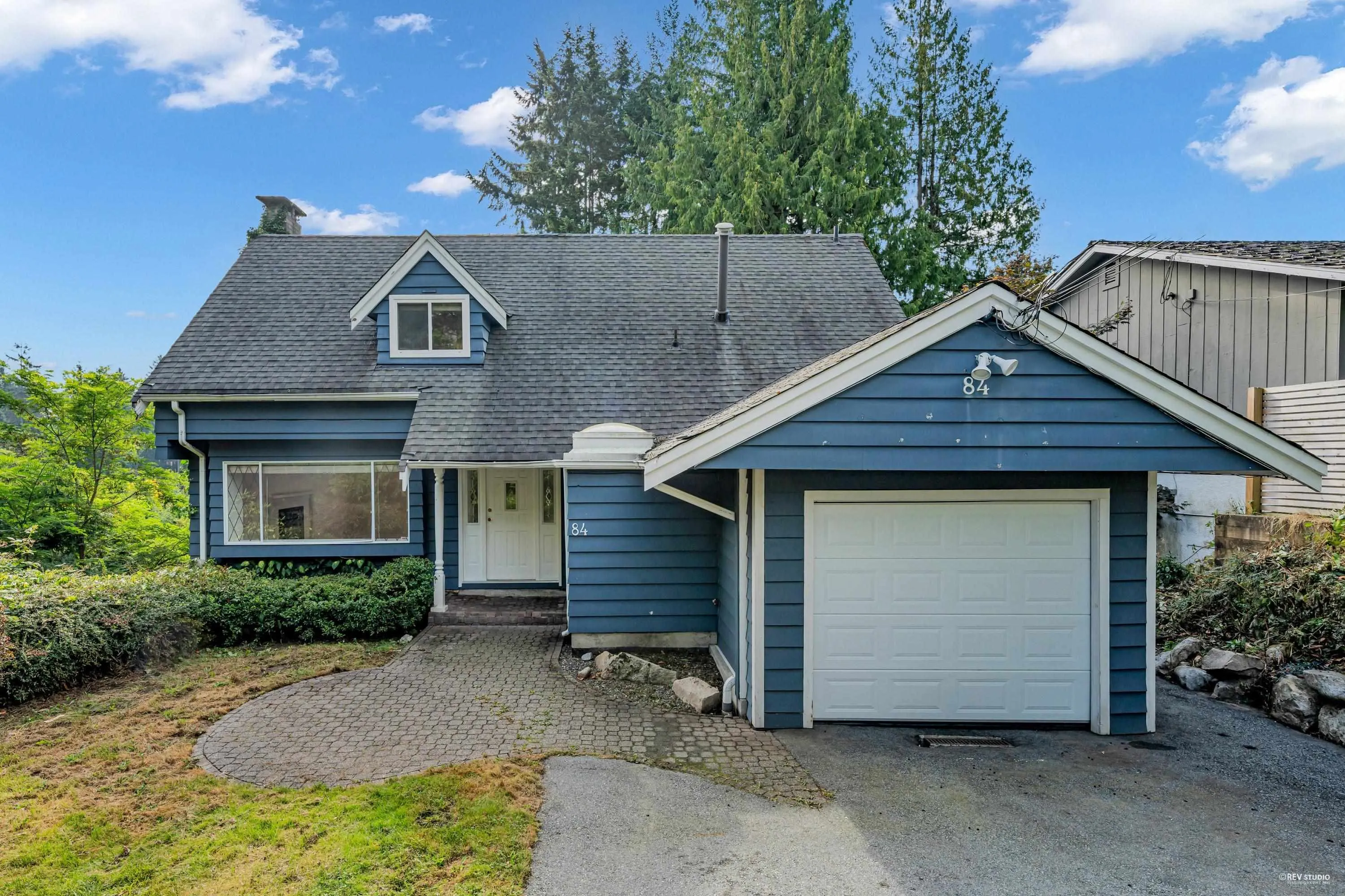 84 Laurie Crescent