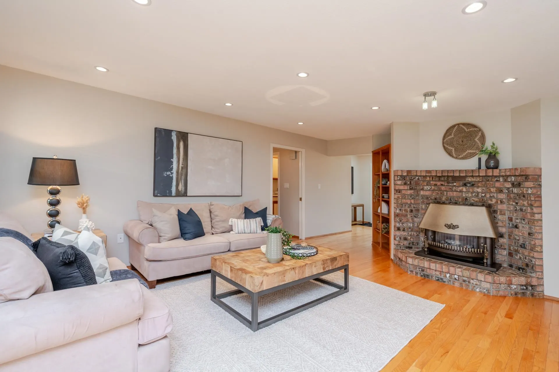 2203 Sorrento Drive