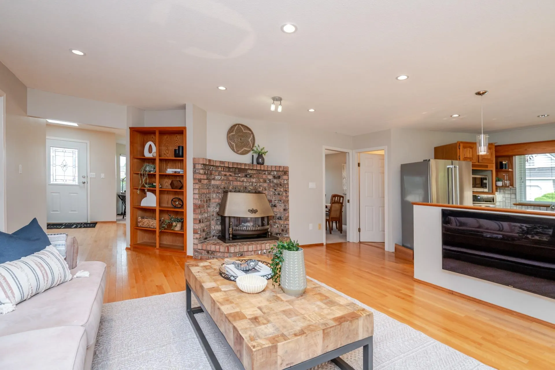 2203 Sorrento Drive