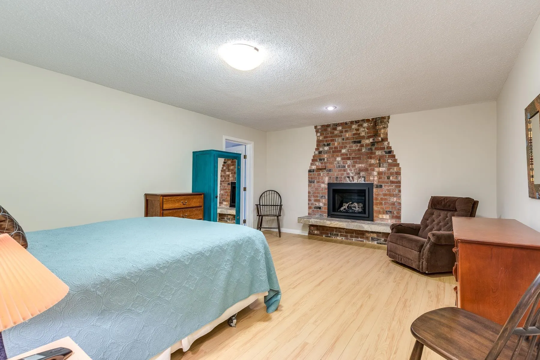 554 Newcroft Place