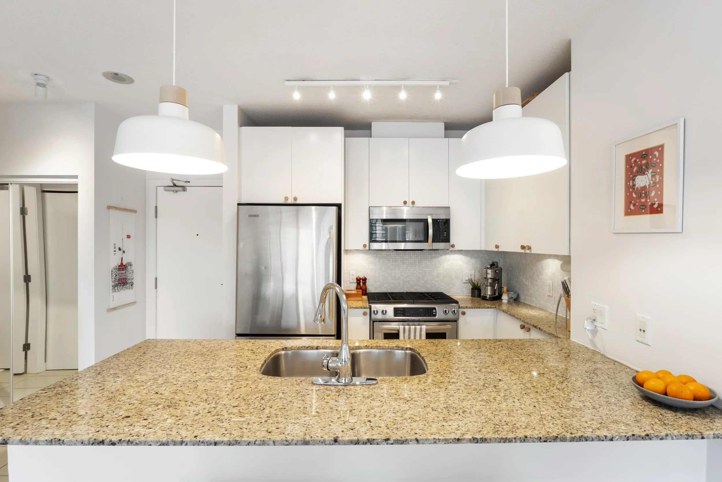 1607 400 Capilano Road