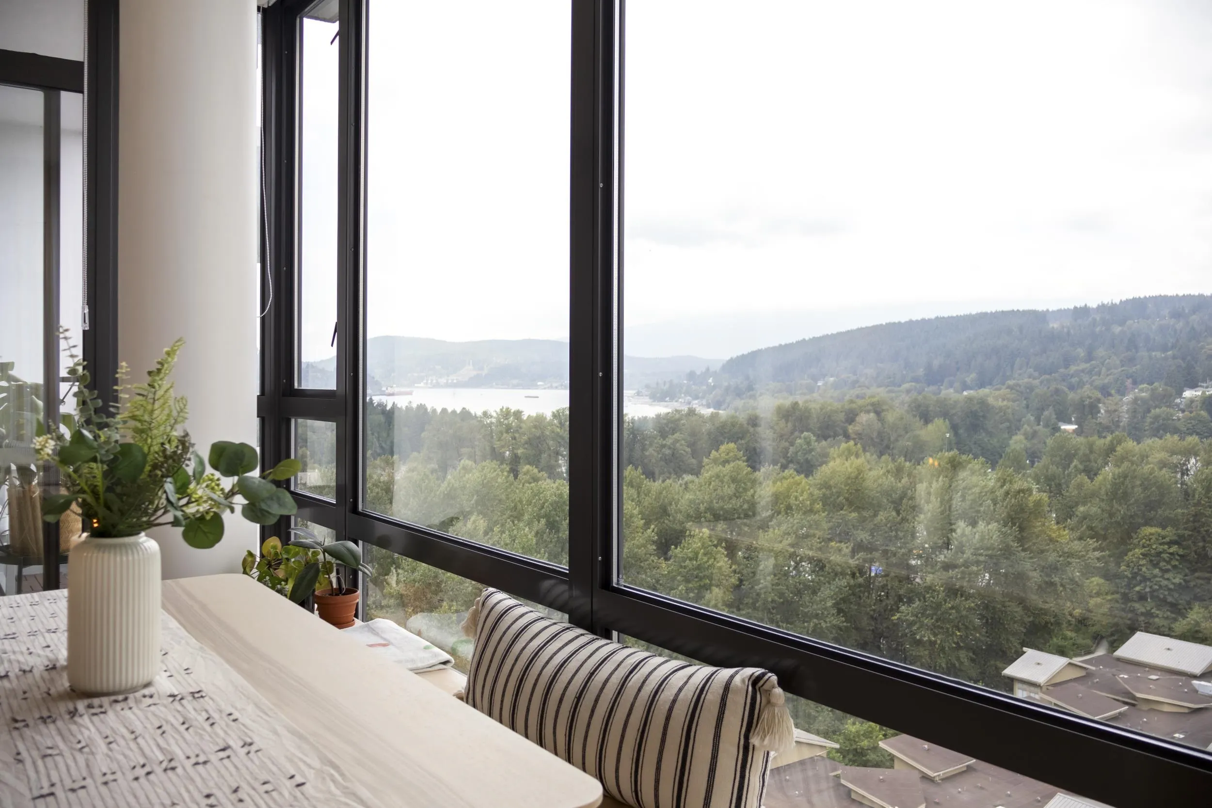 1607 400 Capilano Road