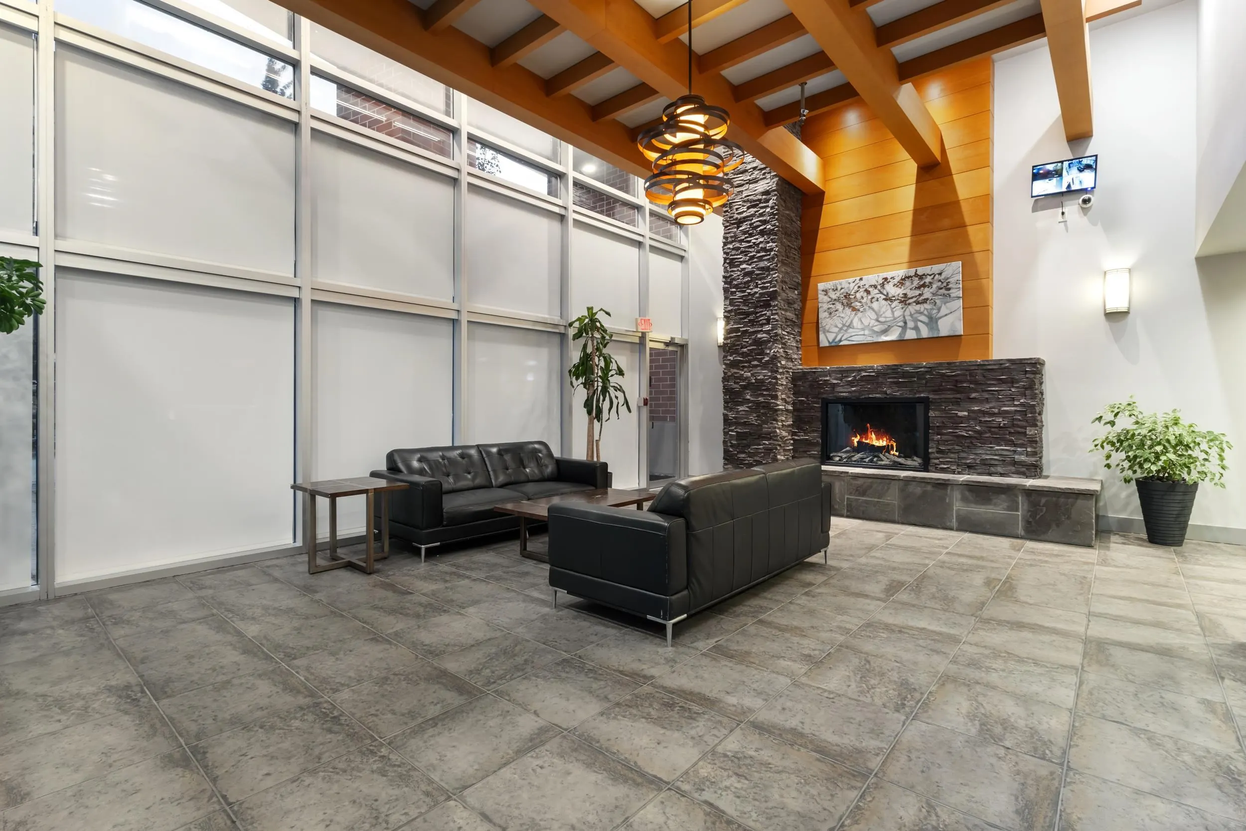 1607 400 Capilano Road