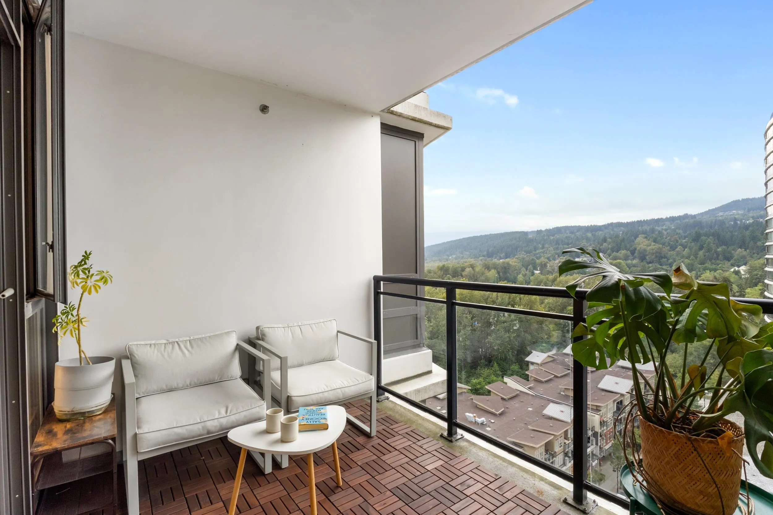 1607 400 Capilano Road