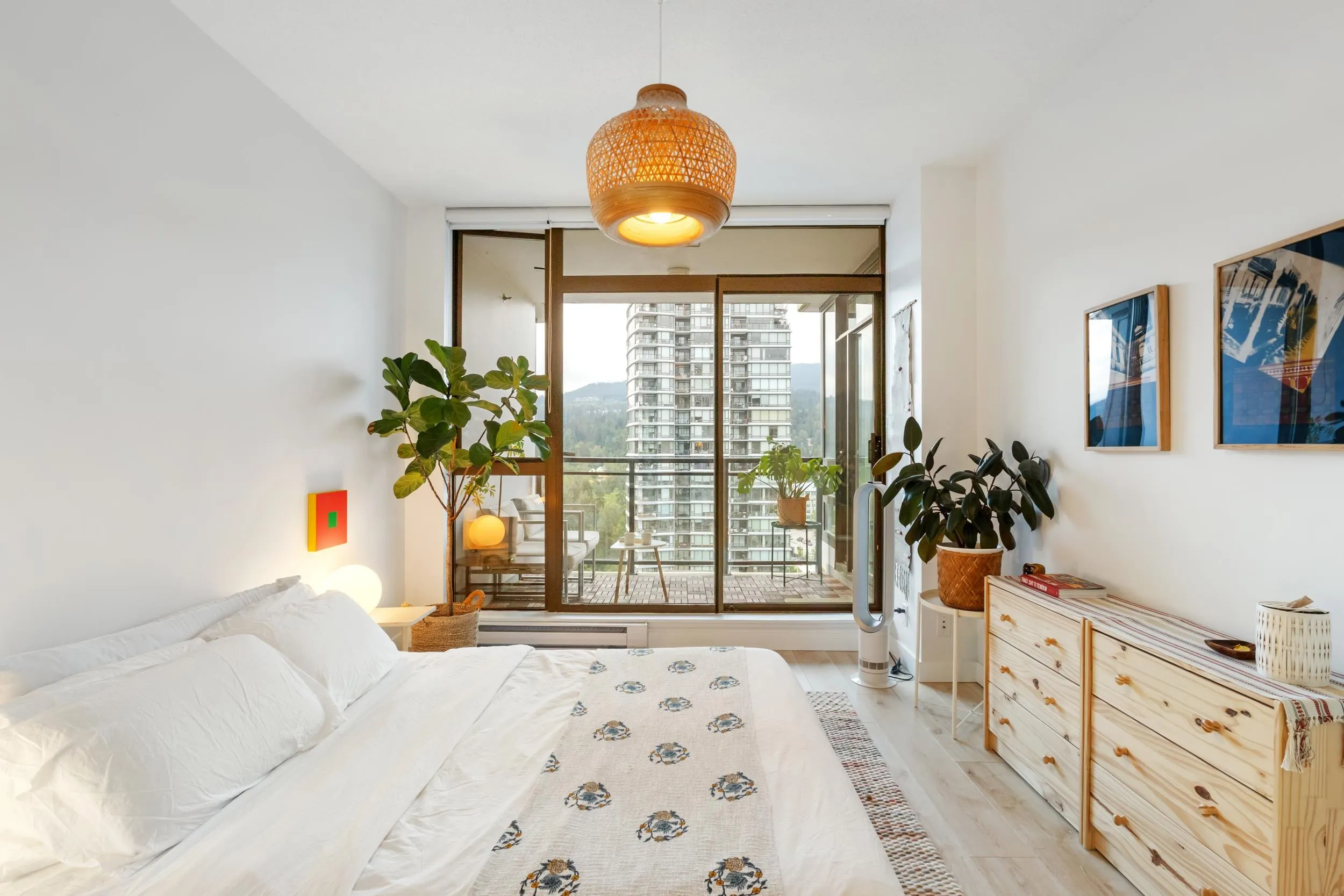 1607 400 Capilano Road