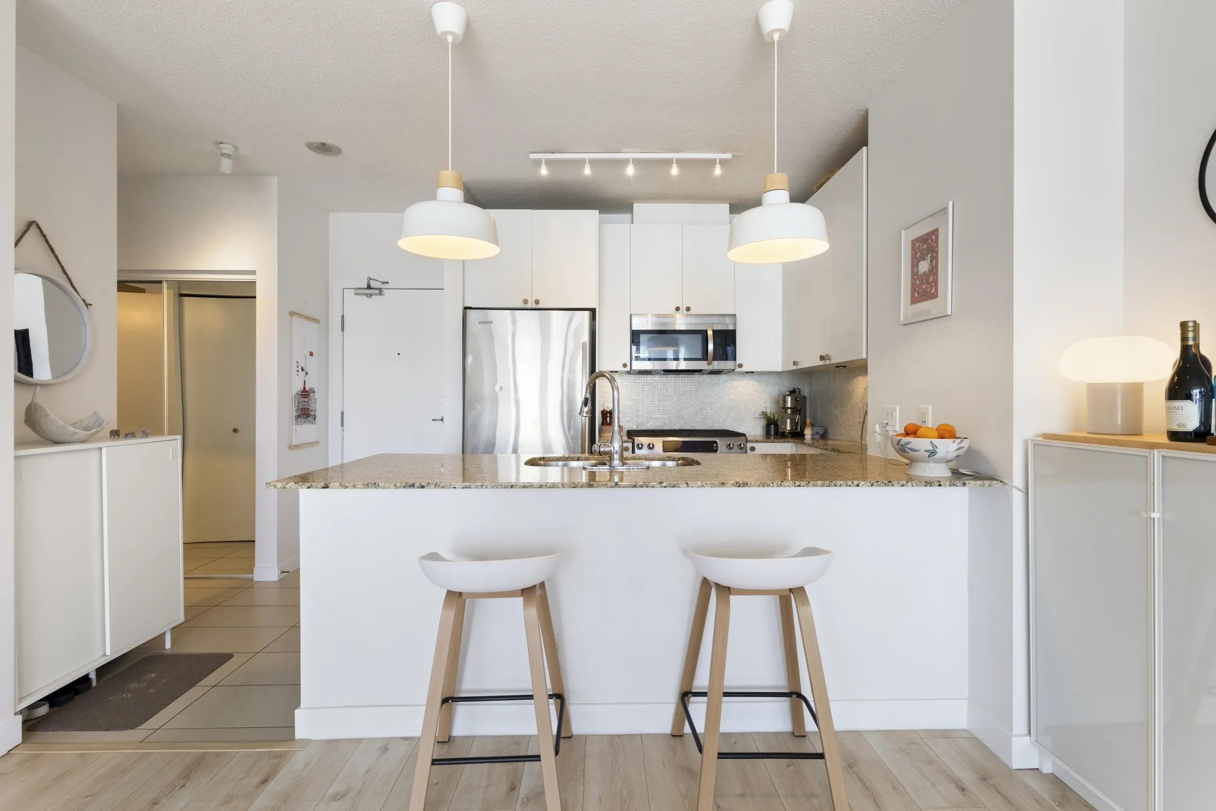 1607 400 Capilano Road