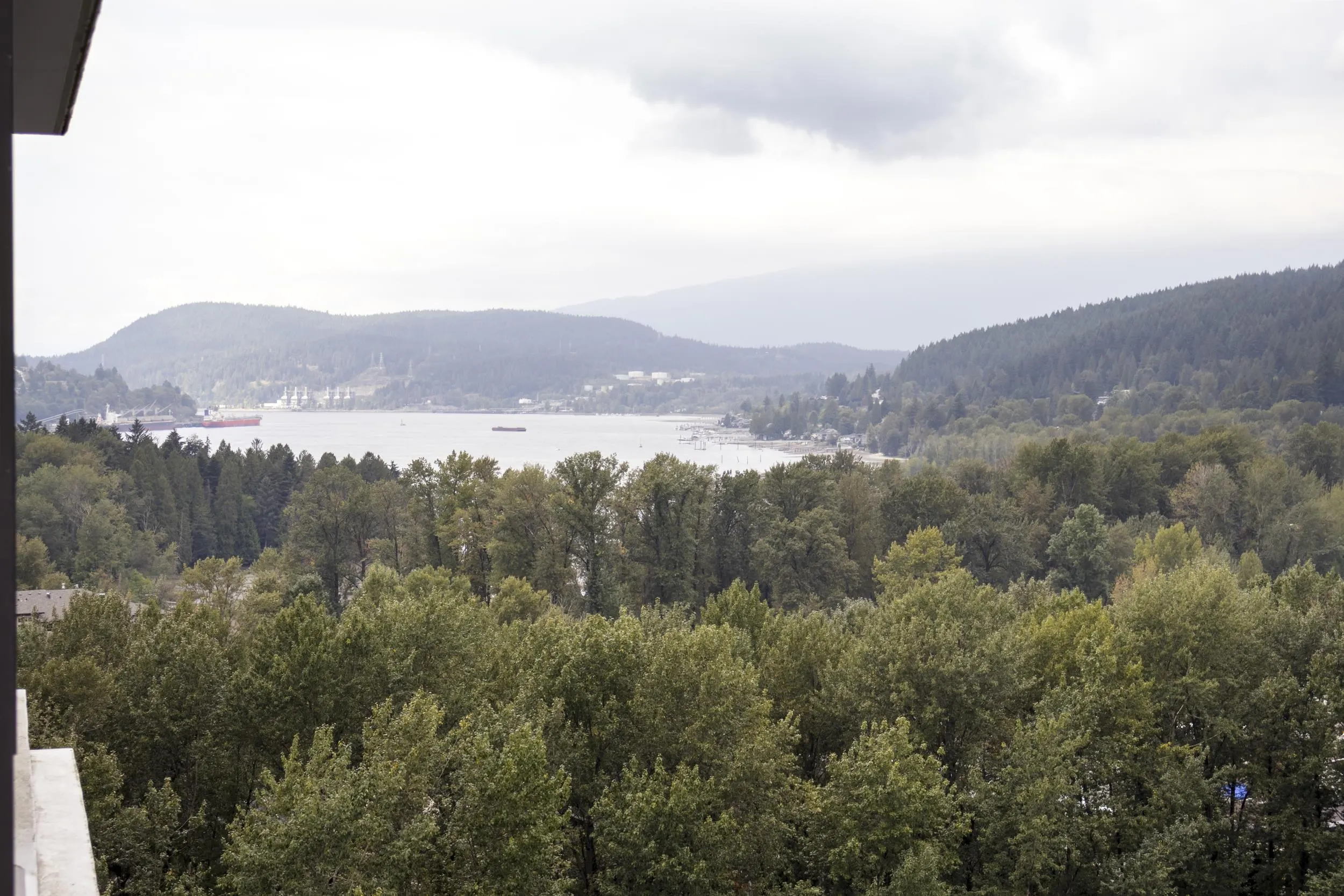 1607 400 Capilano Road