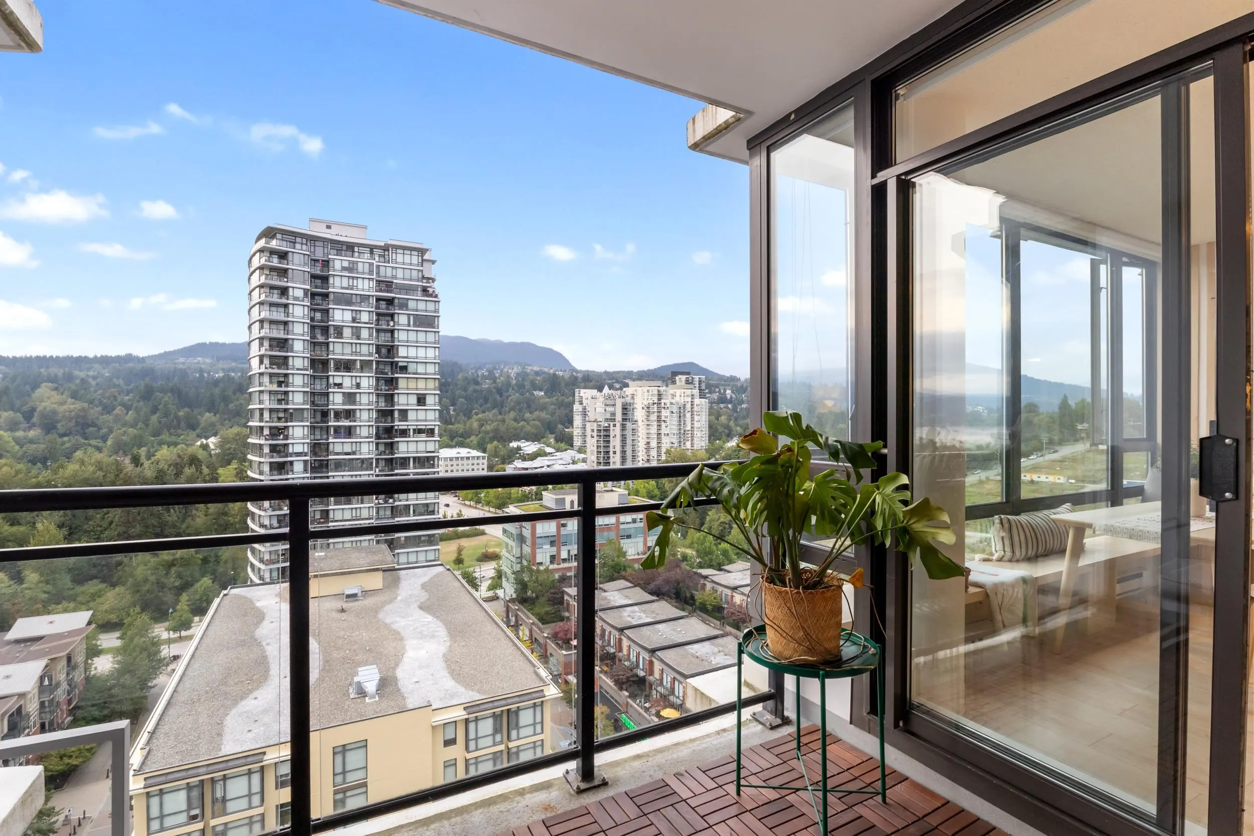 1607 400 Capilano Road