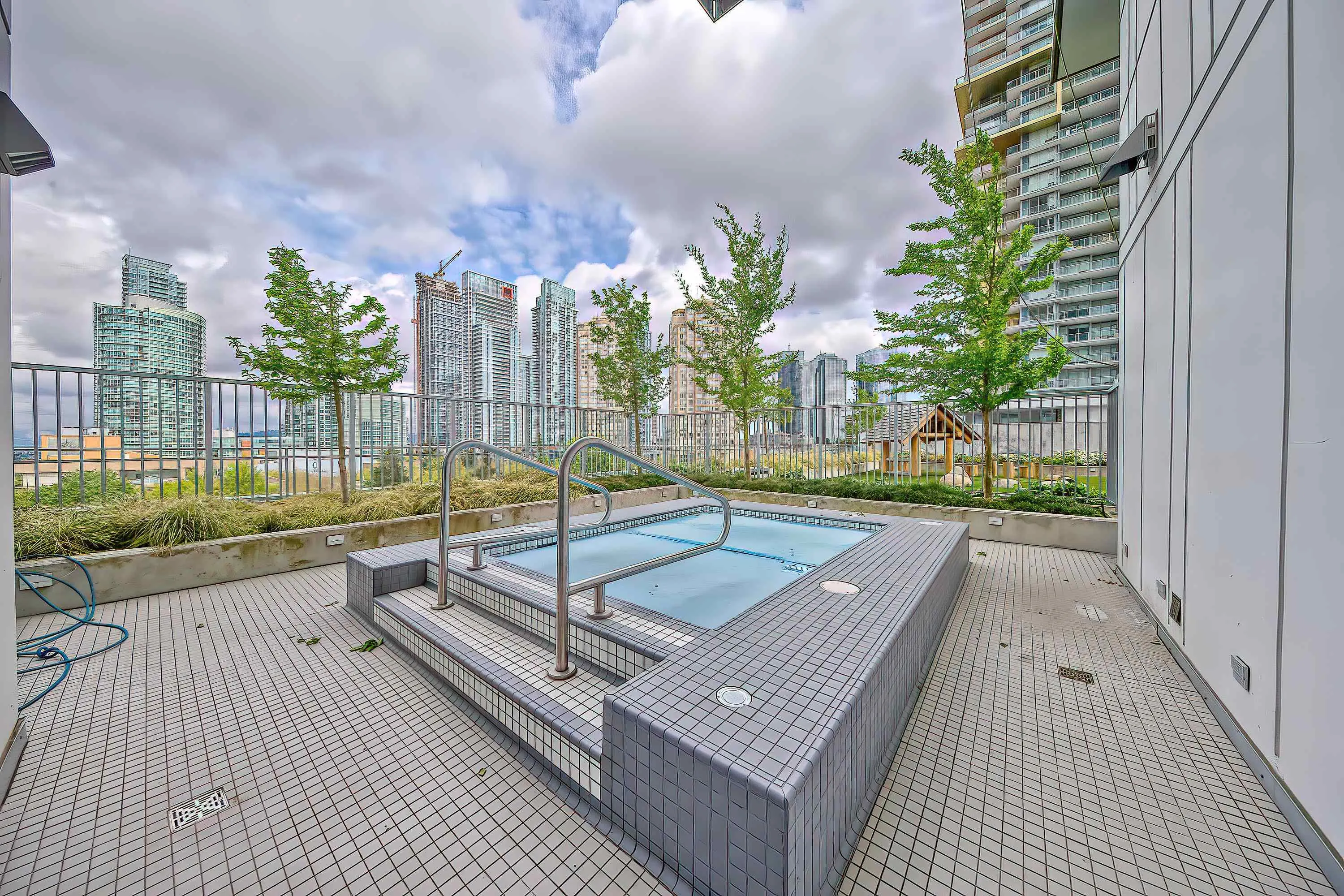 2703 4360 Beresford Street