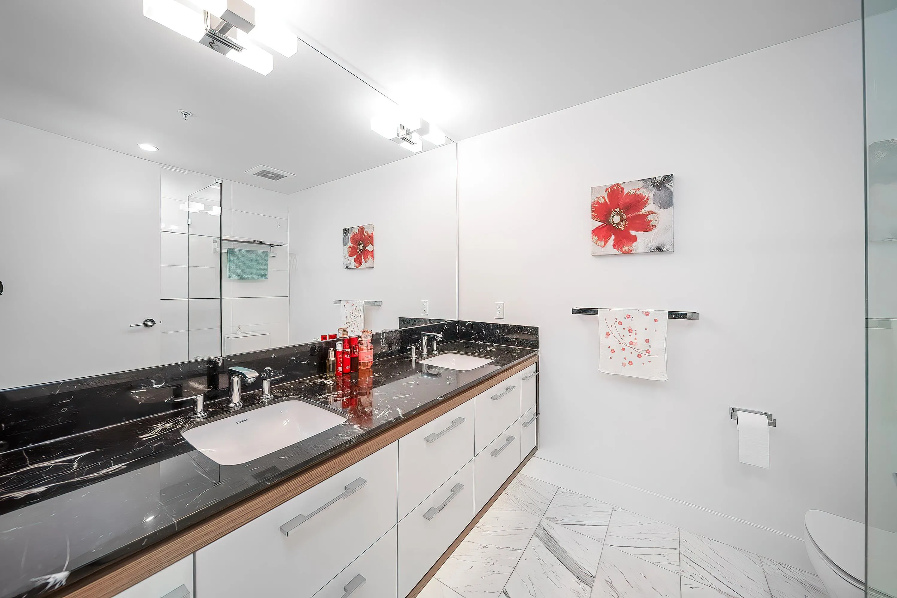 2703 4360 Beresford Street