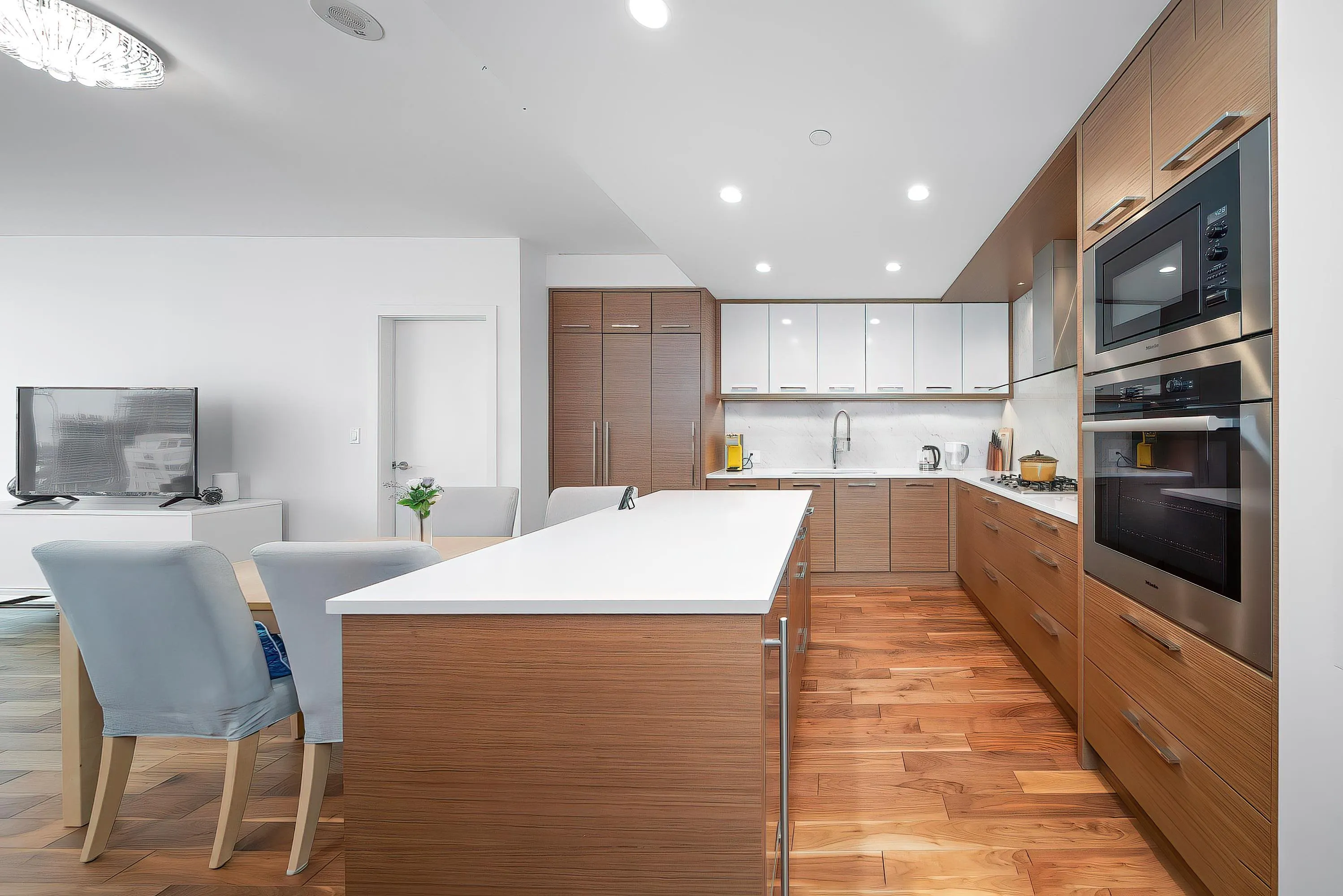 2703 4360 Beresford Street