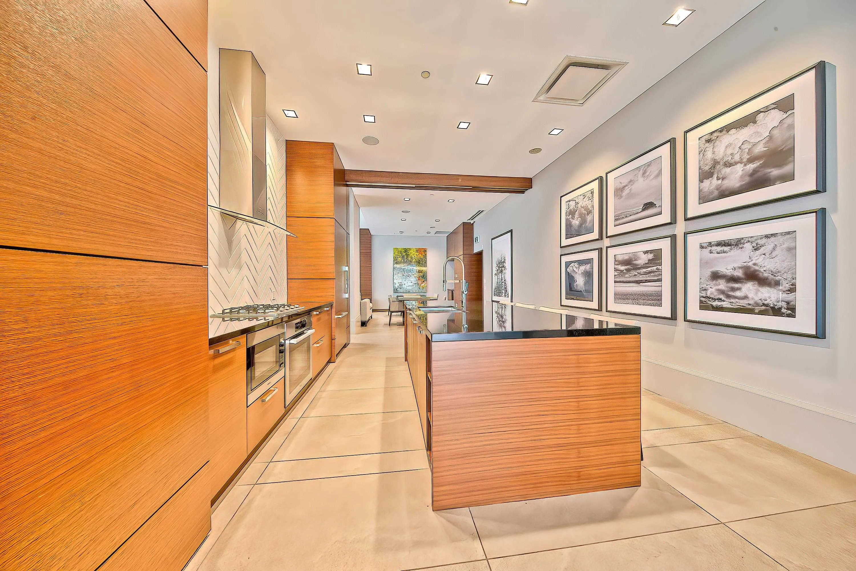 2703 4360 Beresford Street