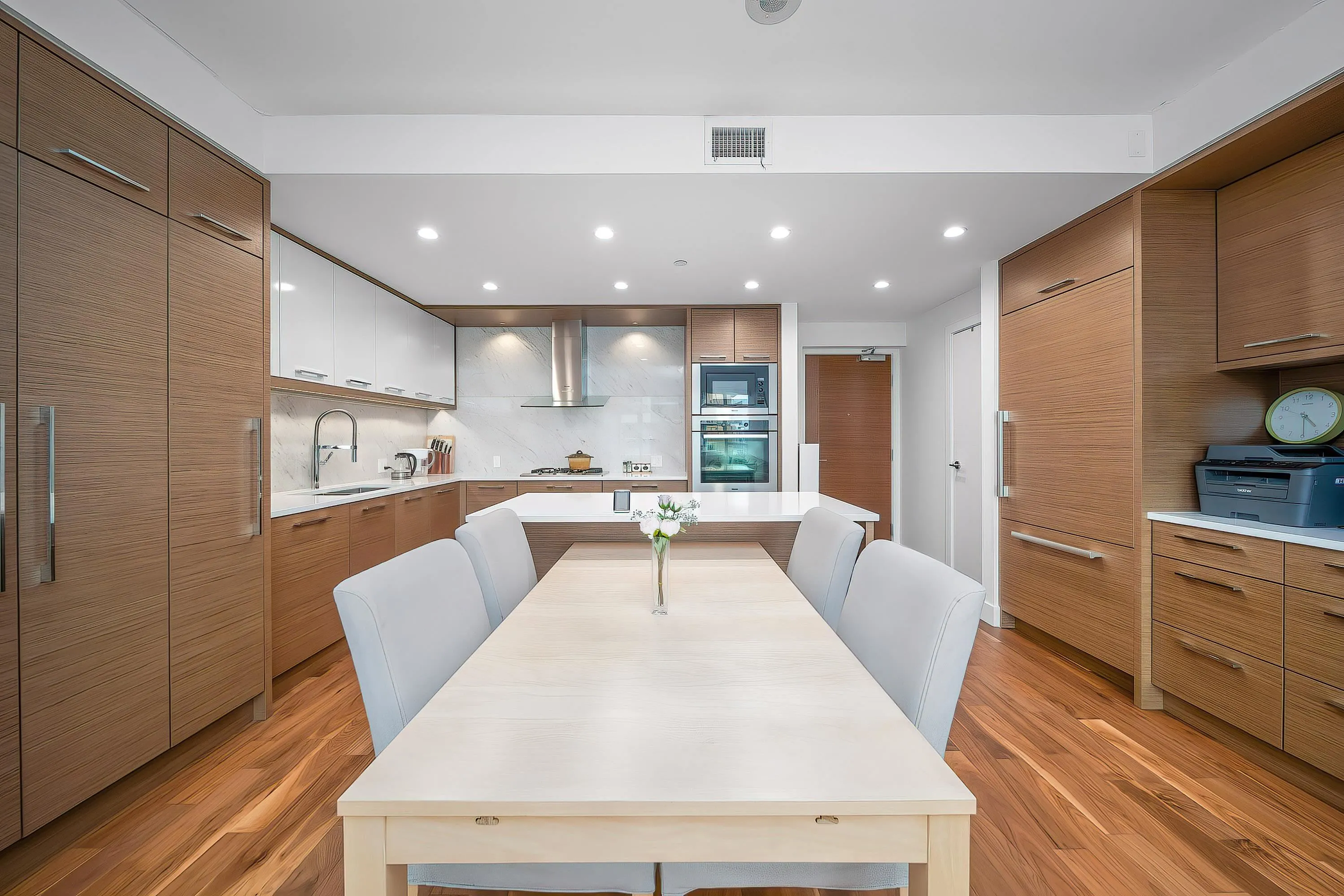 2703 4360 Beresford Street