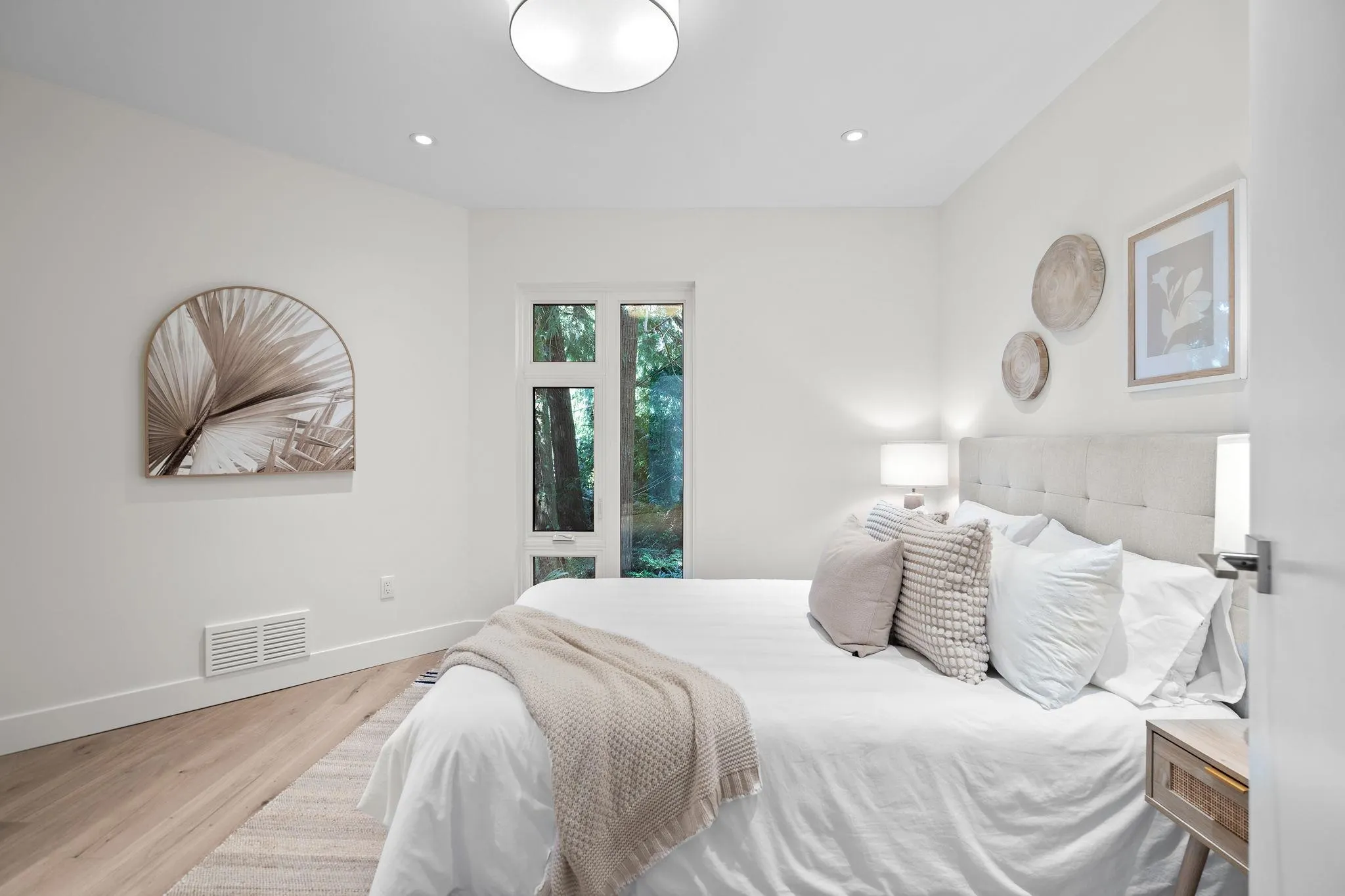 5061 Bear Lane