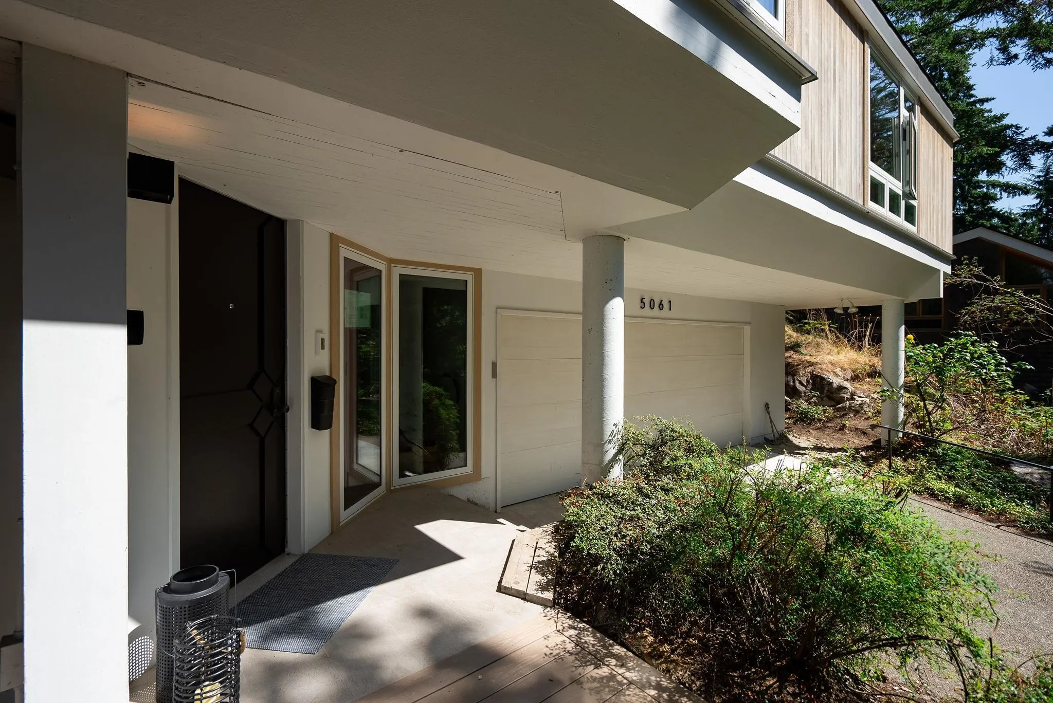 5061 Bear Lane